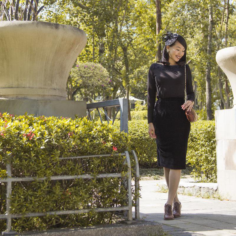 SOLD OUT Classic Black Velvet Pencil Skirt with Vertical Pattern (FM077)