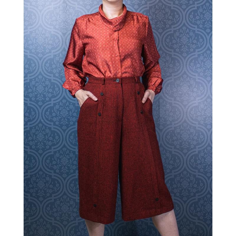 Vintage 1970s/80s Patterned Orange Silk Like Blouse with Rollover Collar - Size M/L up