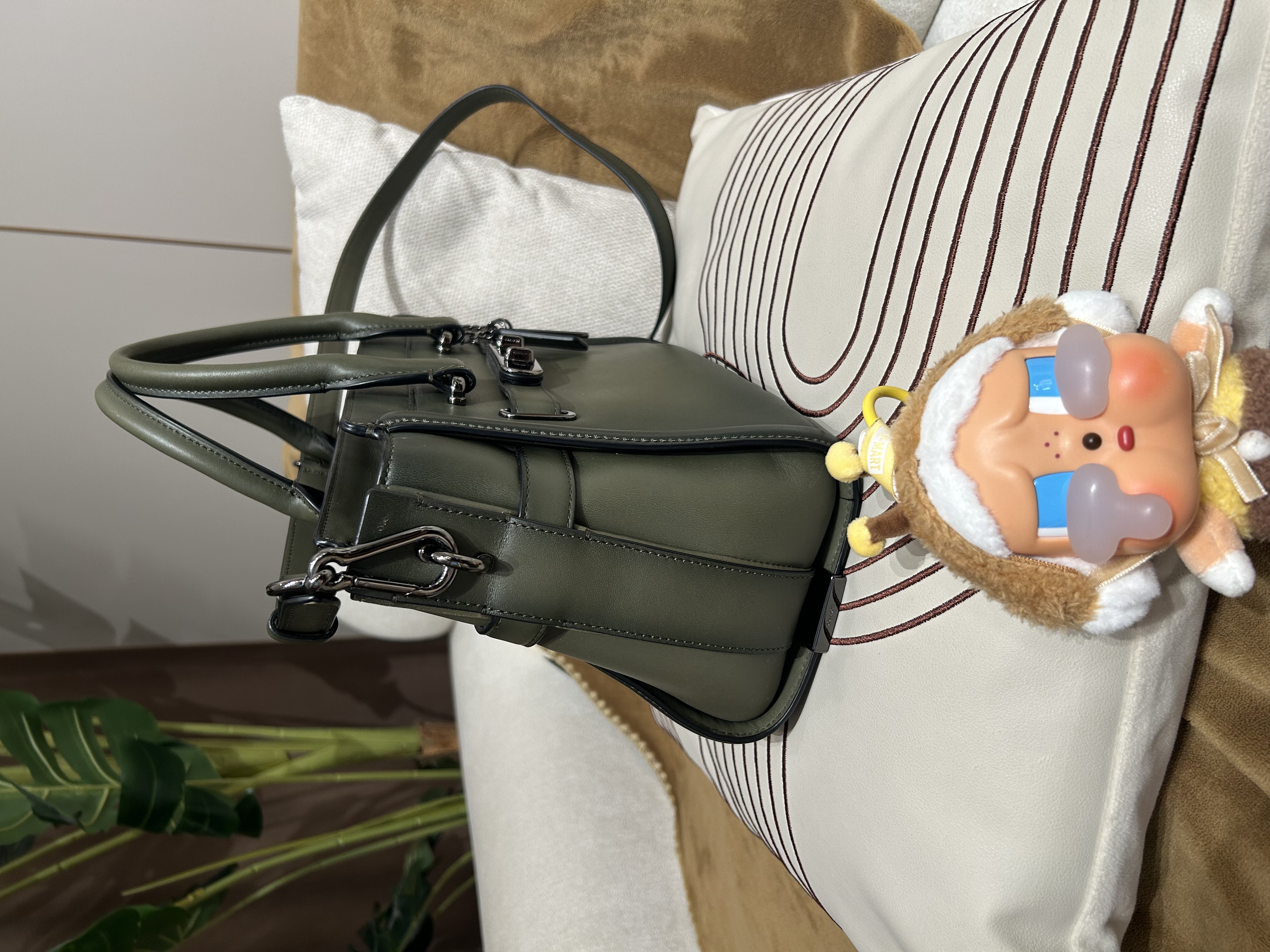 Coach swagger 27 leather calfskin 100%Authentic ,98%new✅dust bag