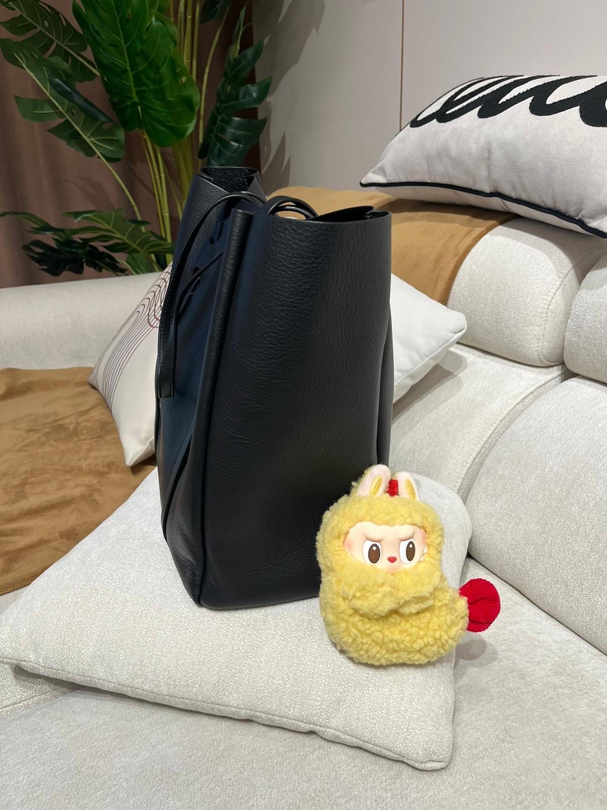 Balenciaga Everyday Tote Bag Black Calfskin 100%Authentic, 98%New ✅Dust bag