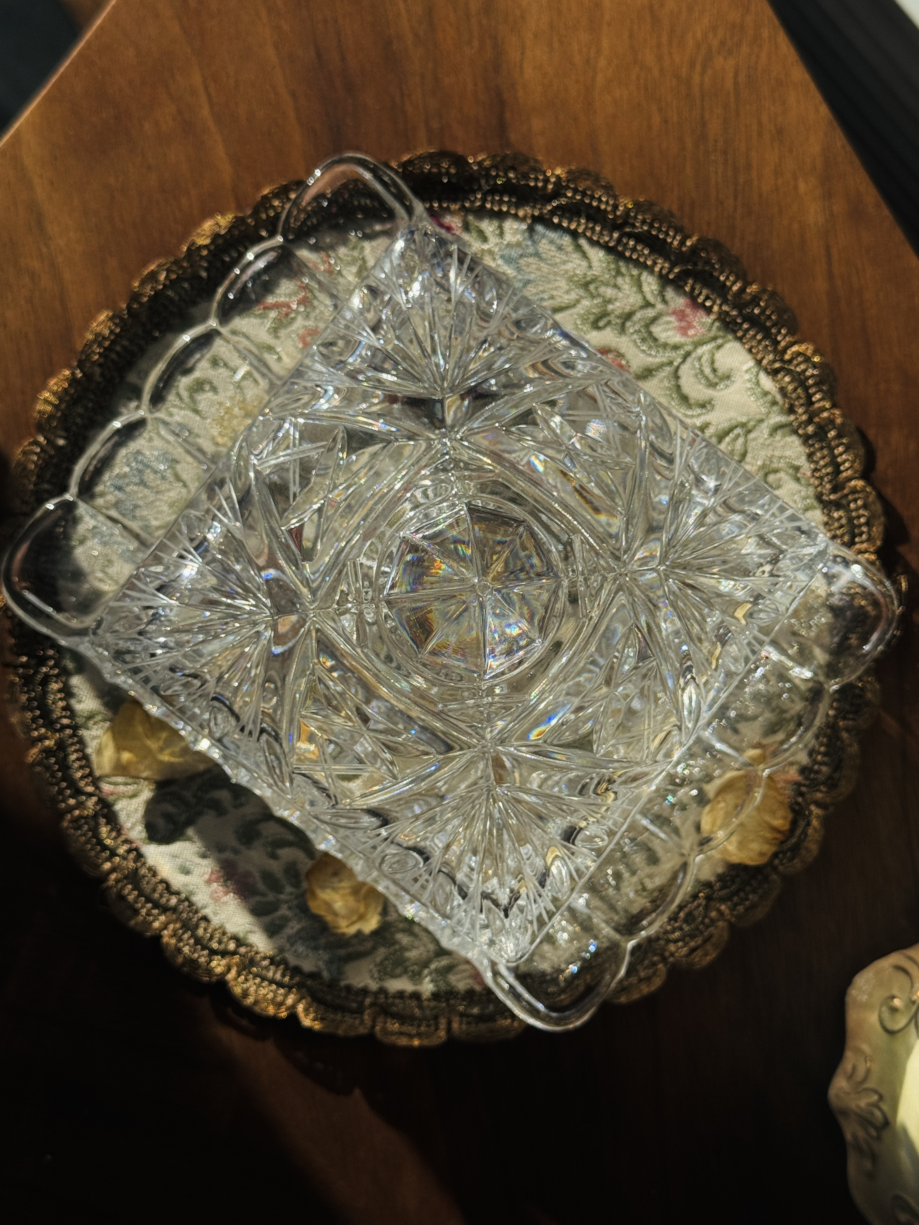 Vintage Mid-Century Crystal Scallop-Edged Butter Dish with Lid  (MT2608)