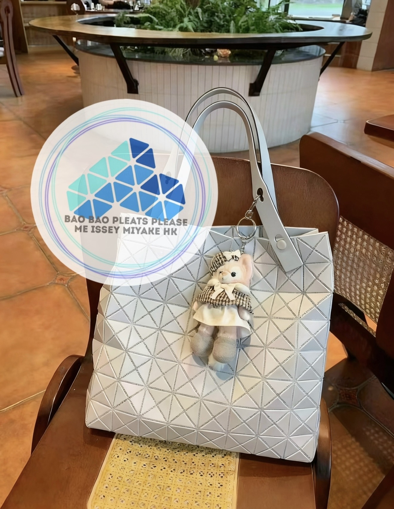 BAO BAO 全新設計立體Prism Plus啞面淺灰8x8 light grey