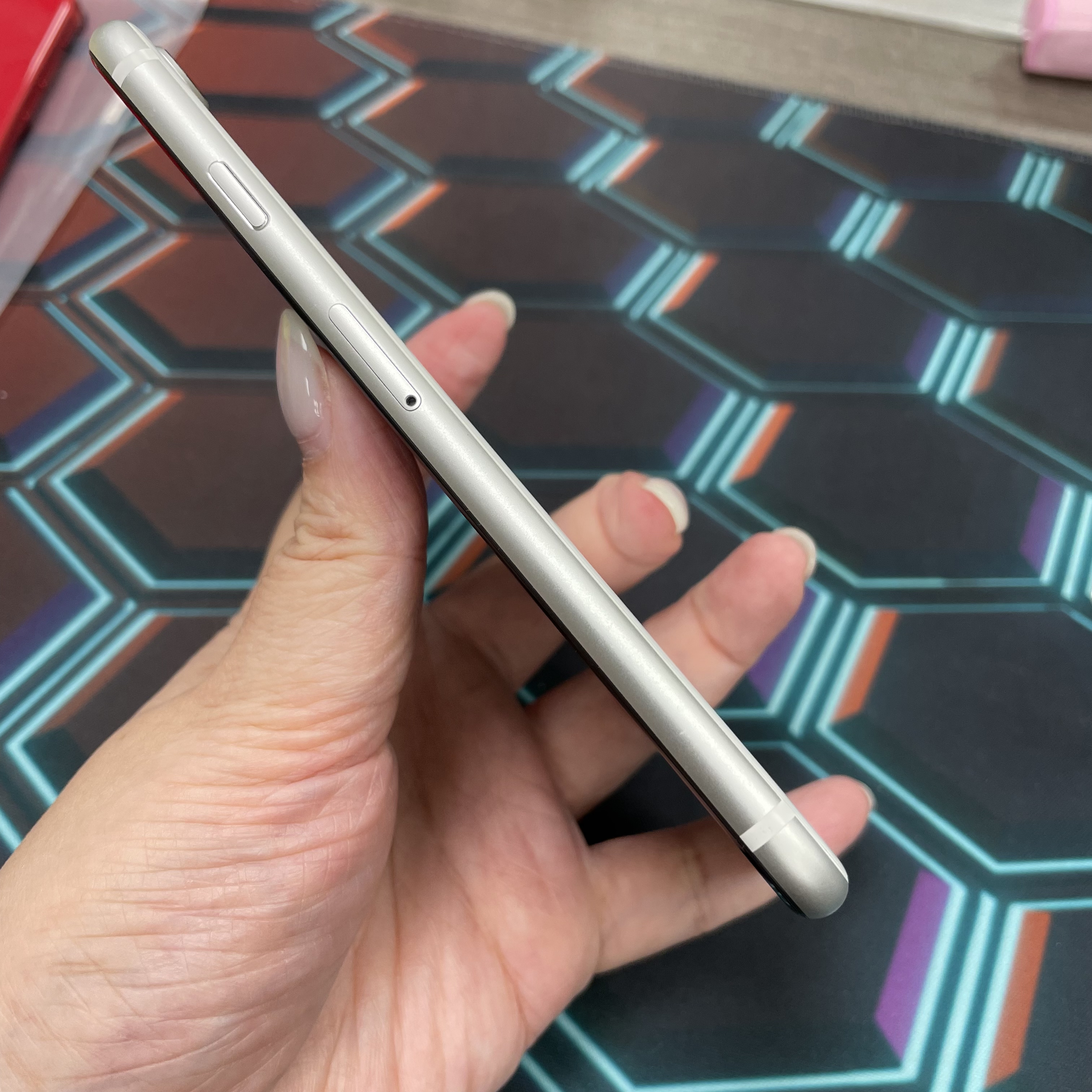 *6632 SE2 完美機 64GB 電86 白色 white