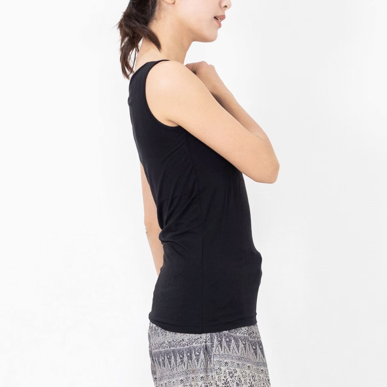 日本製 保濕內襯背心｜柔滑打底・保暖必備