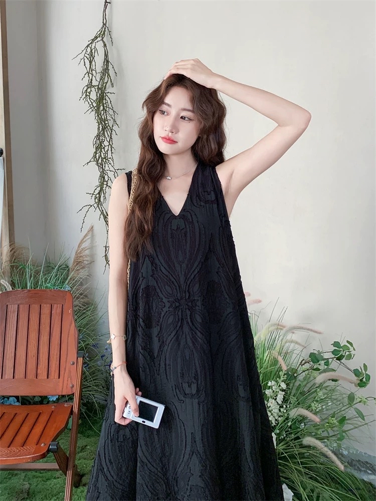 肌理感提花无袖V领连衣裙｜CN02303900BLACK