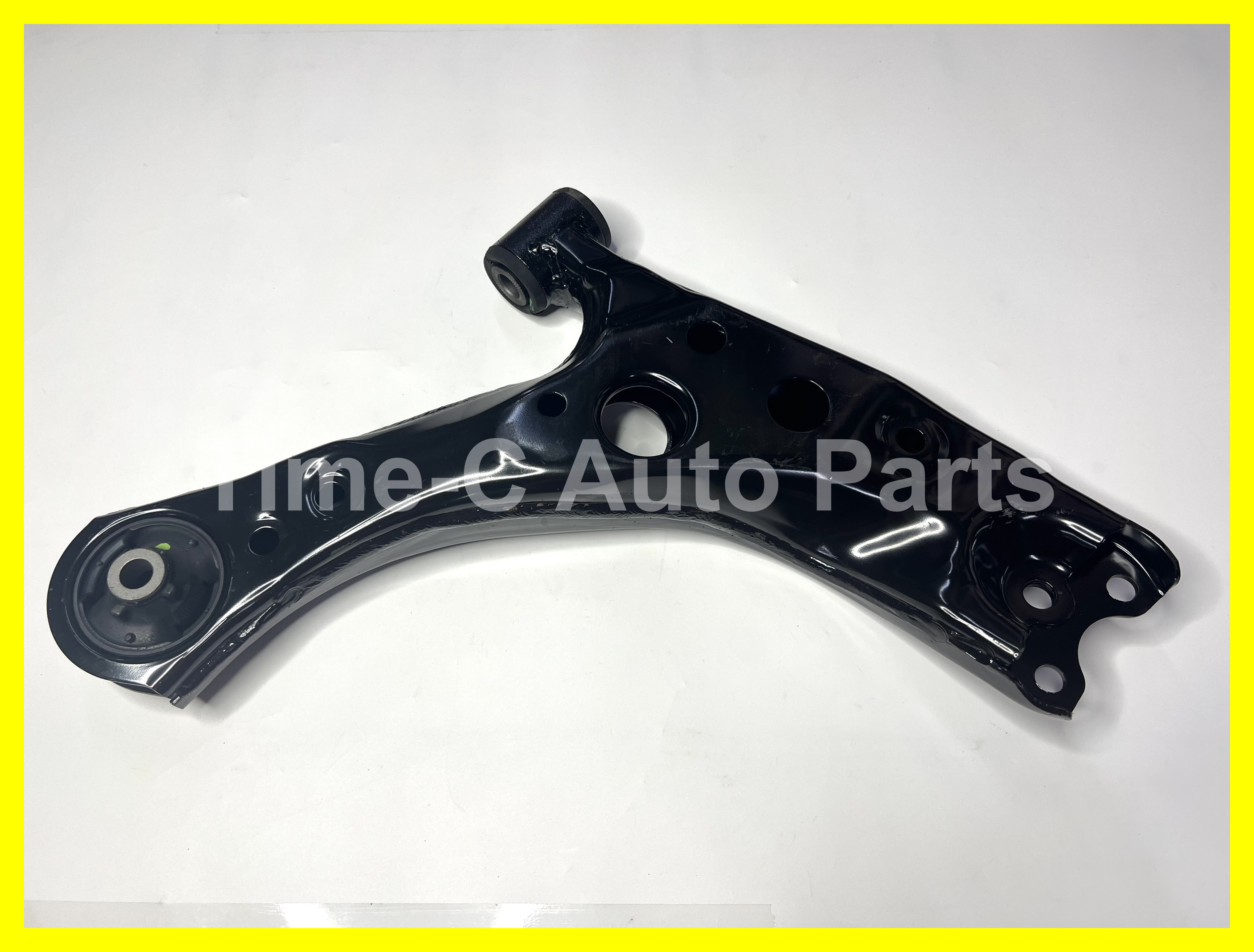 左下叉架 48069-28170 - Toyota Noah Voxy 90系