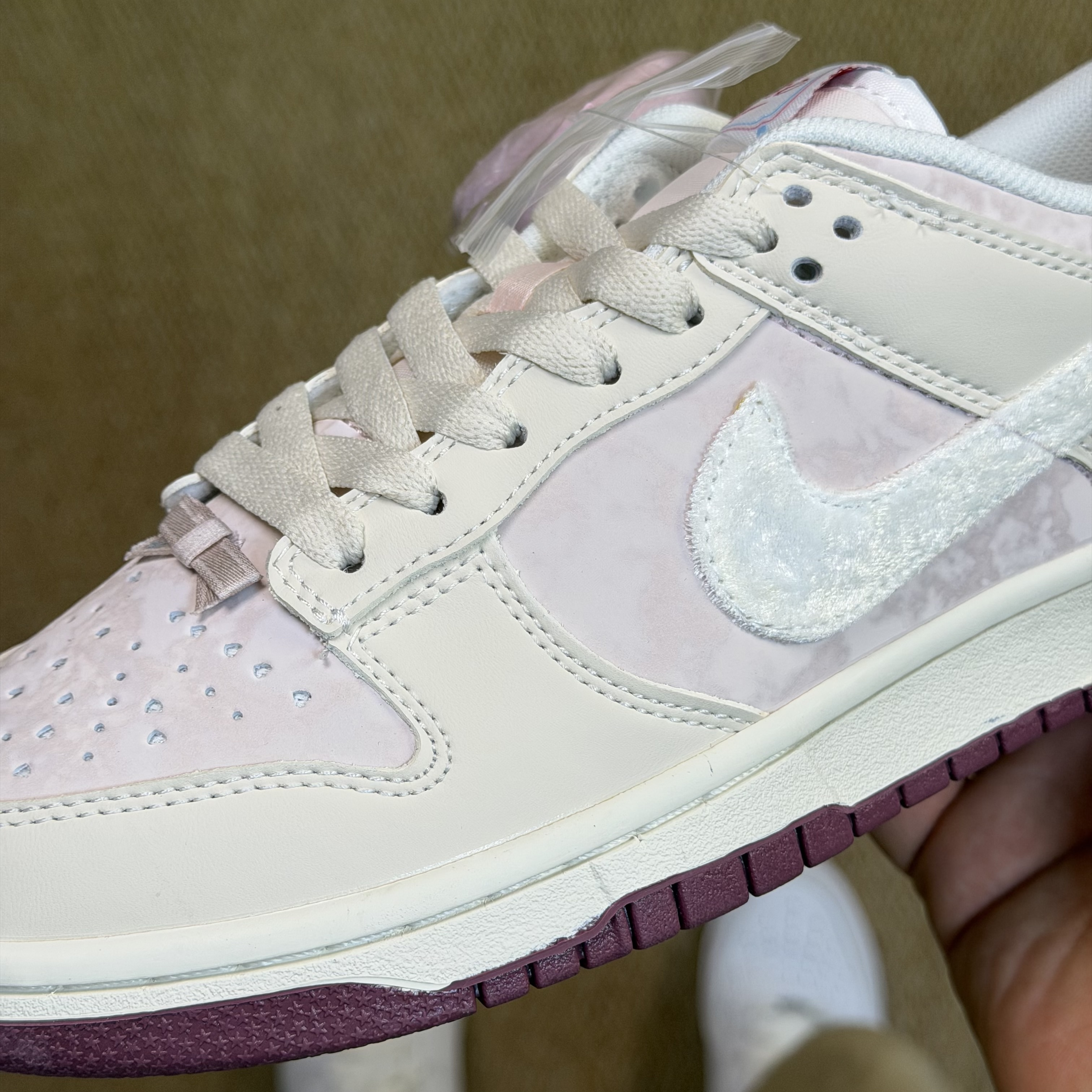 Nike Dunk Low "Valentine’s Day" IQ1145-610
