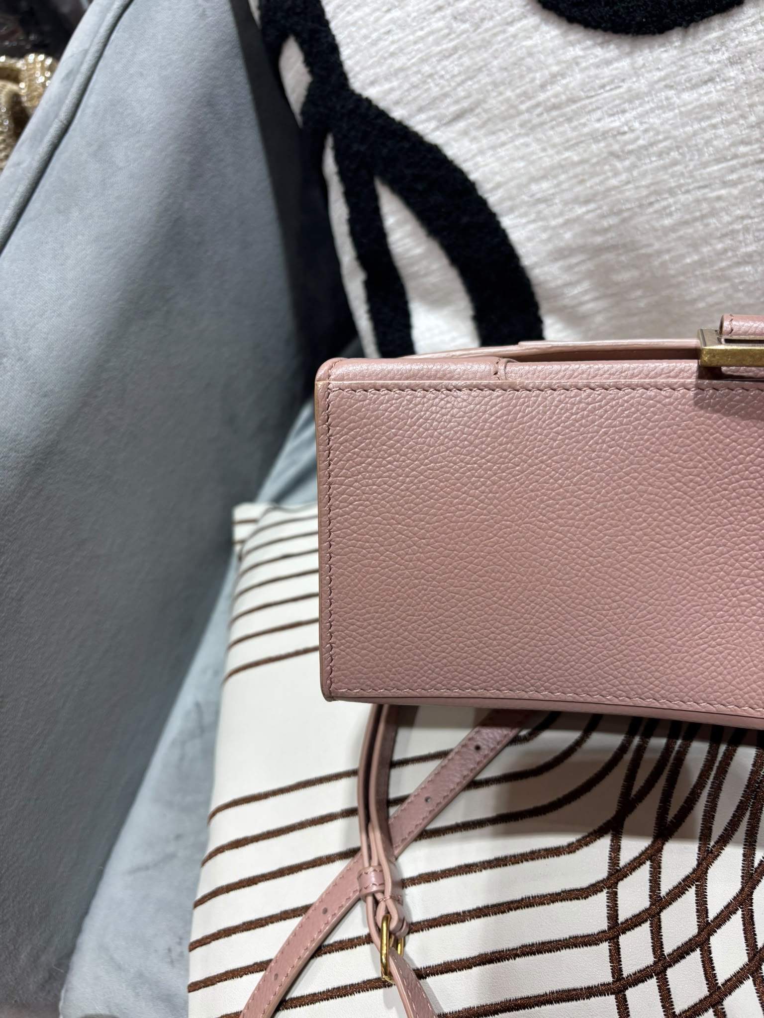 Balenciaga Nude Calfskin Hourglass 2 way bag 593546 100%Authentic, 98%New ✅Dust Bag