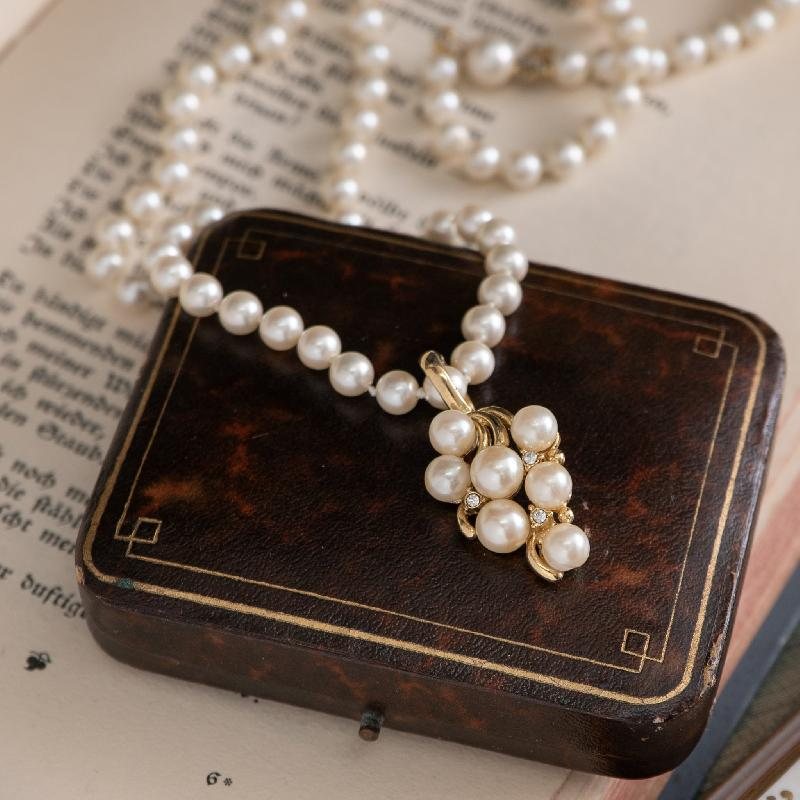 Vintage C.a. 1980s American Marvella Faux Pearl Necklace with Scrollwork Grape Pearl Charm (MW195)