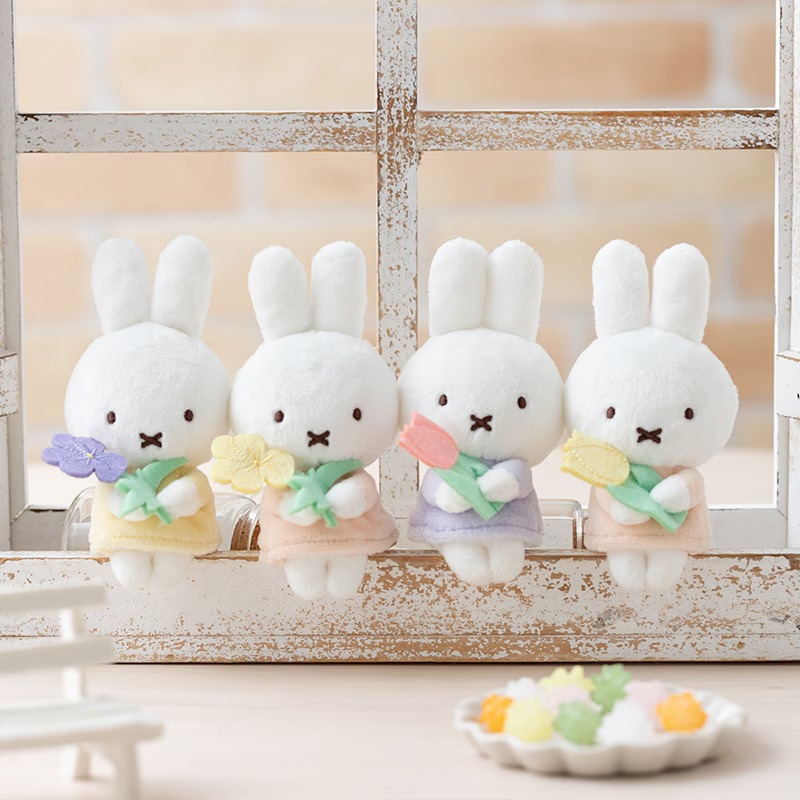 Takara Tomy ARTS Miffy Chokkori感謝系列 毛絨公仔掛飾