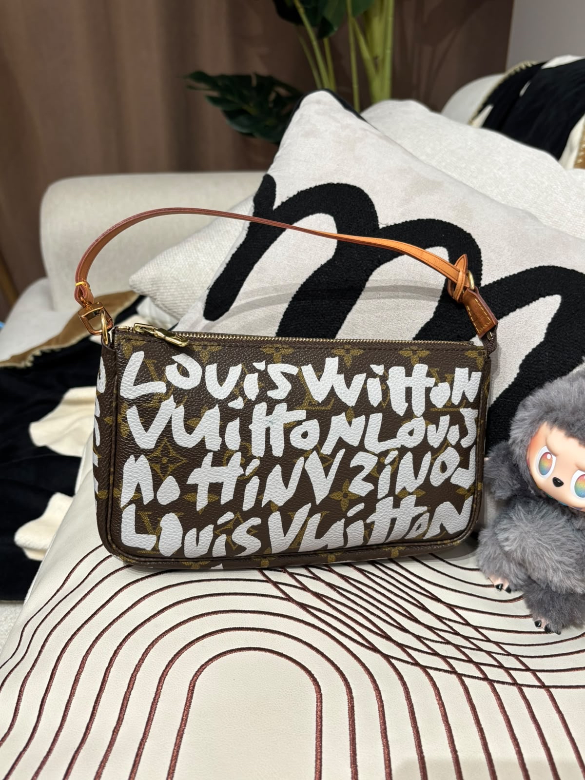 LV Stephen Sprouse Graffiti Pochette Bag 限量版 100%Authentic, 98%New ✅Dust Bag ✅Box