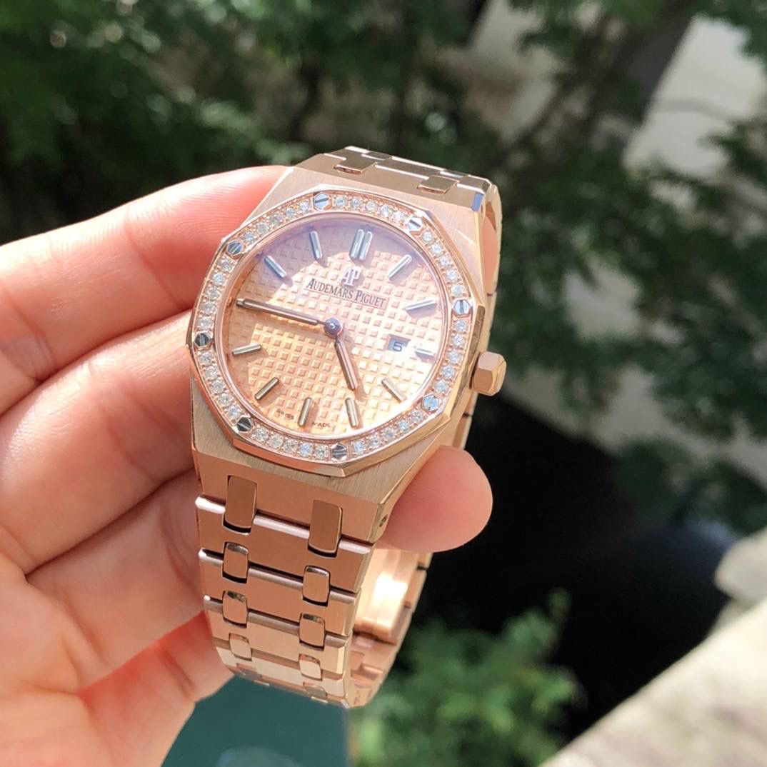 爱彼皇家橡树系列女士腕表，玫瑰金镶钻奢华腕表