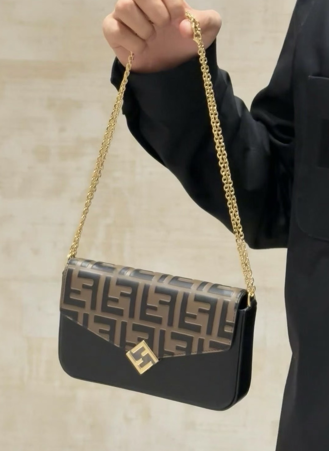 現貨🍒 Fendi 新款 性價比超高拼皮 WOC Size 18x11x3cm