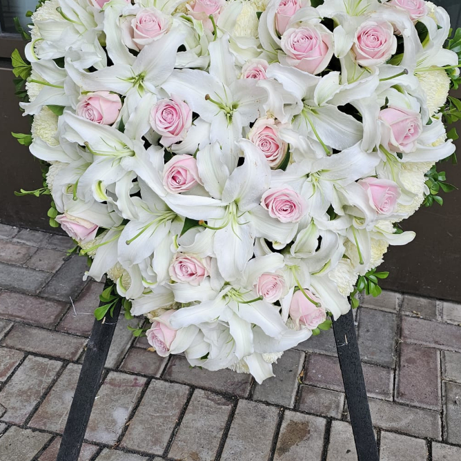 心型百合帛事花牌 G1