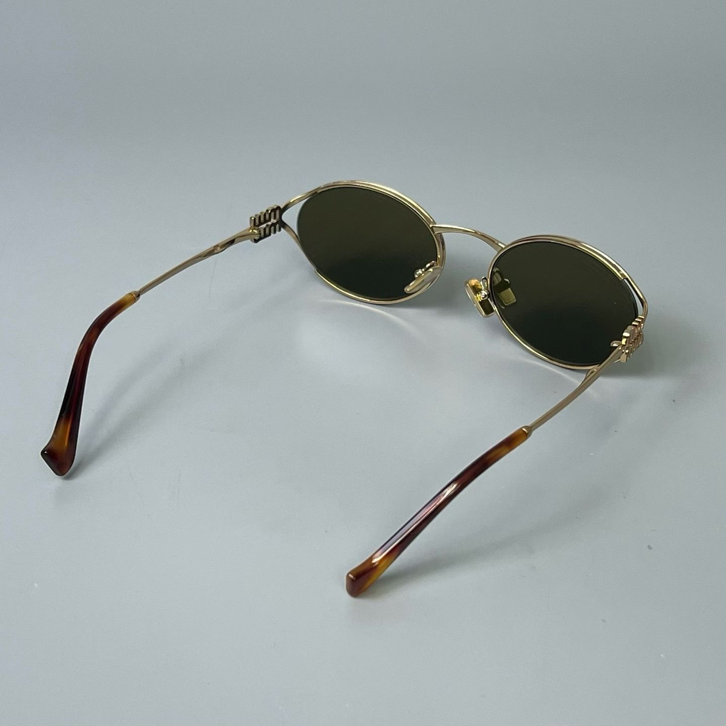 現貨優惠✨好價🍒MIUMIU 金屬框太陽眼鏡