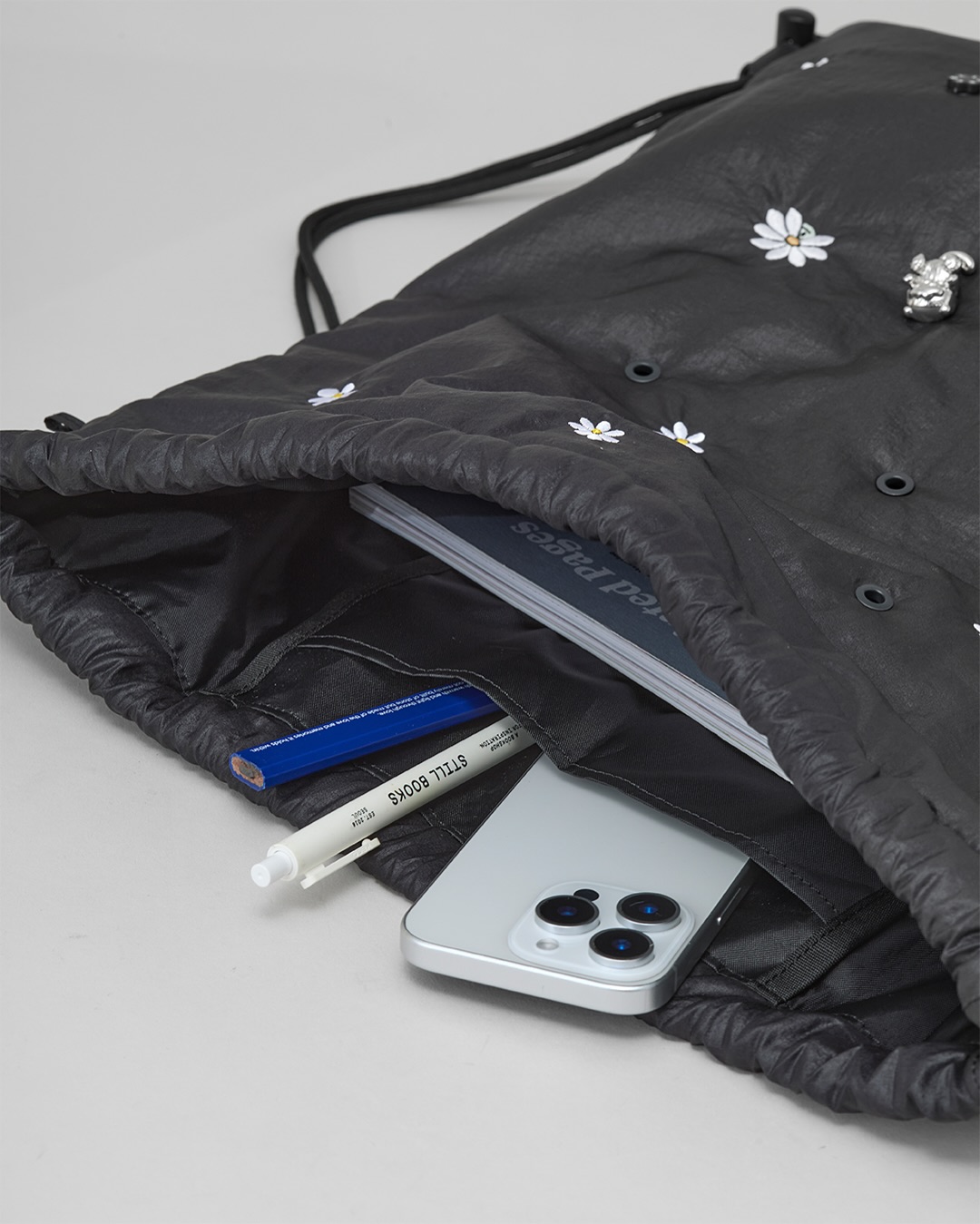 G-DRAGON -  ZO& FRIENDS X Coller Limited 