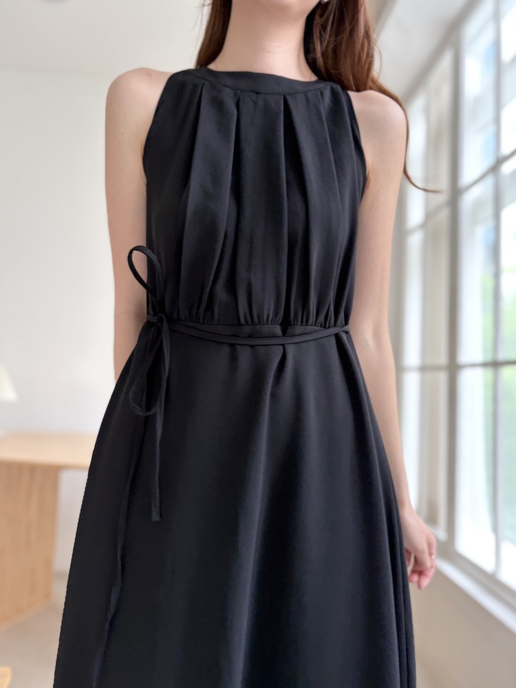 Pleated Halter Maxi Dress (Black)