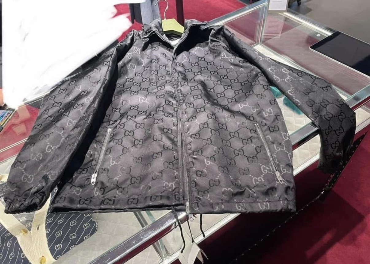 Gucci 爆款厚料防微雨風衣