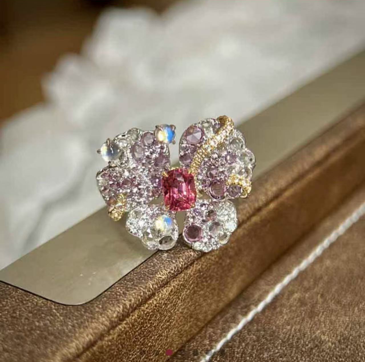 18K Vietnamese Spinel Diamond Ring