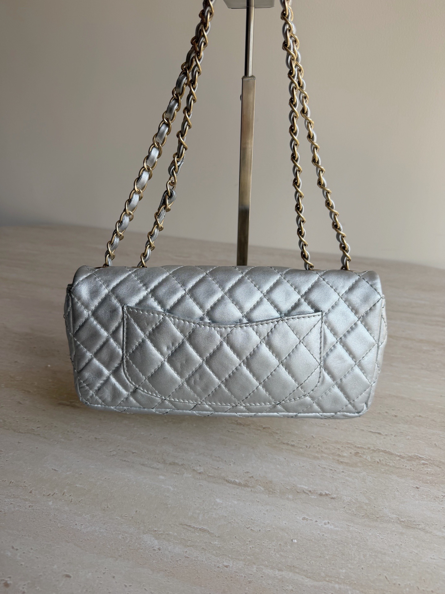 【預訂貨品】Chanel太空銀法棍包