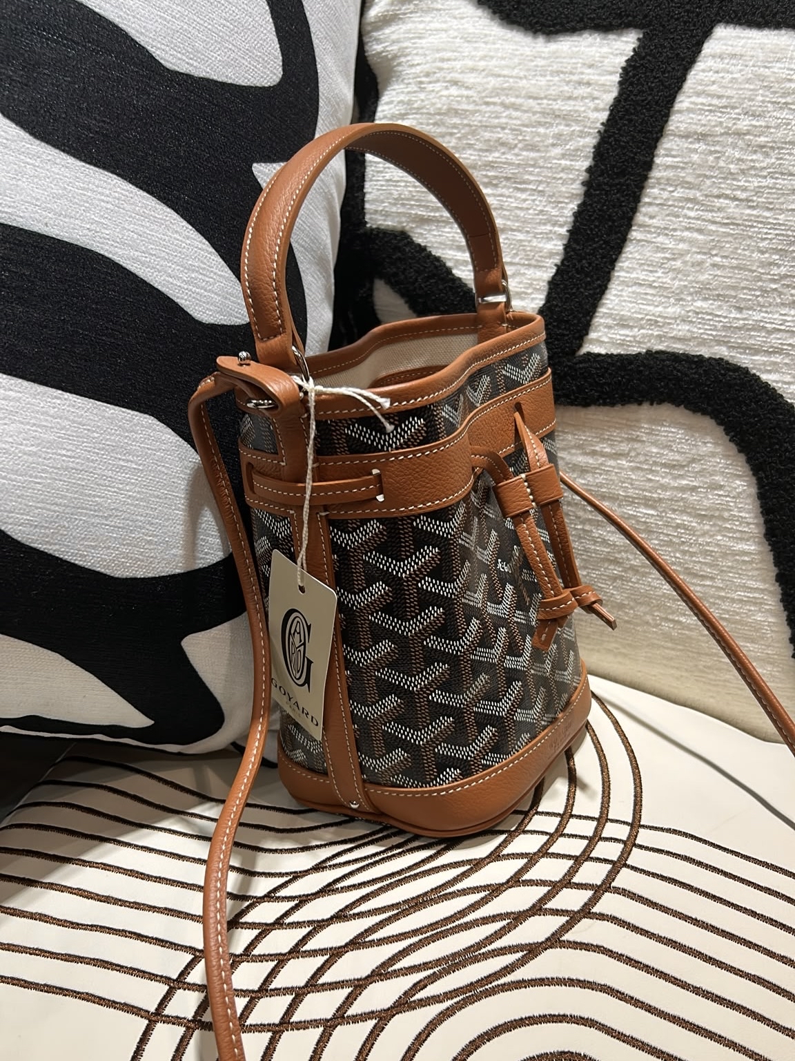 Goyard mini flot bucket bag 100%Authentic,全新未使用品  ✅收據✅dust bag✅tap