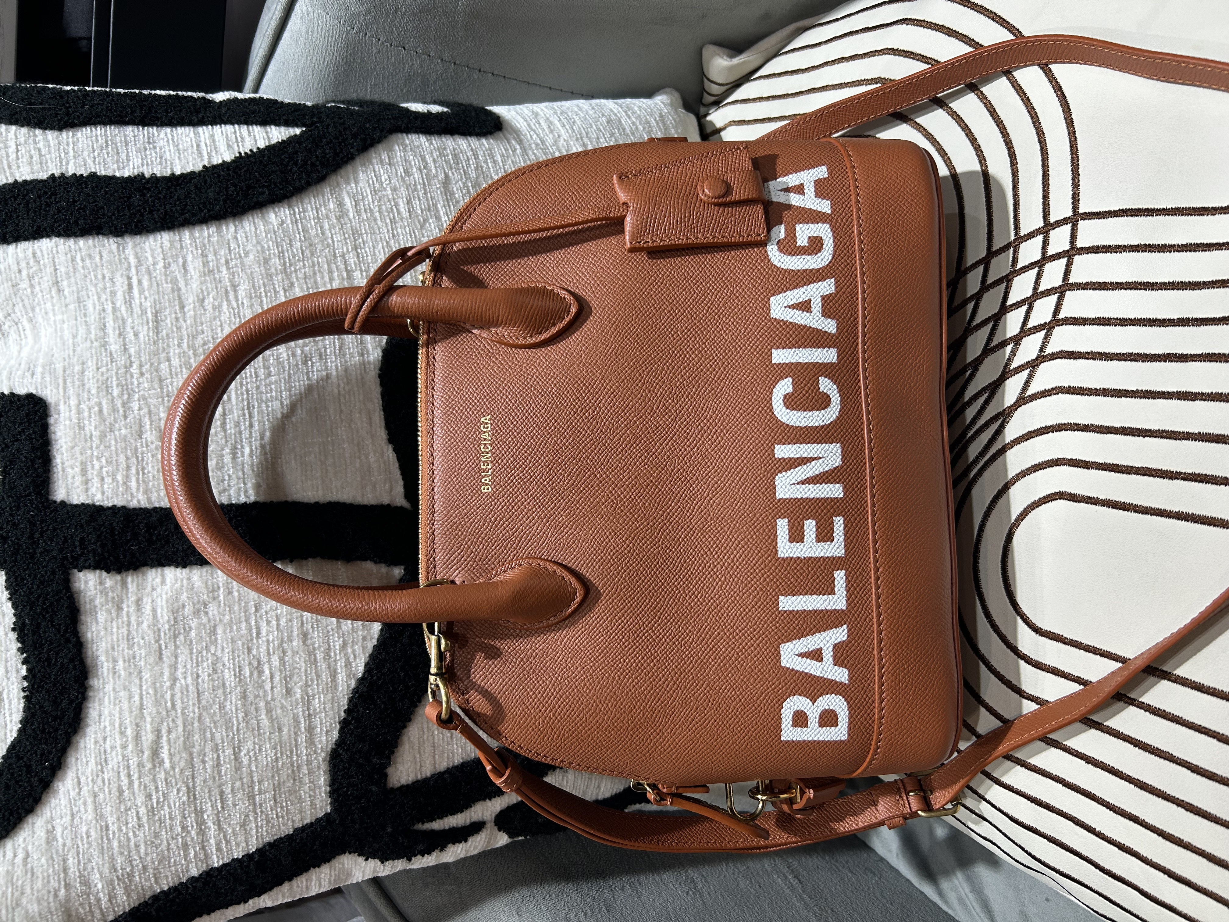 BALENCIAGA Ville Top Handle 2 way bag calfskin,100%Authentic,95%new 