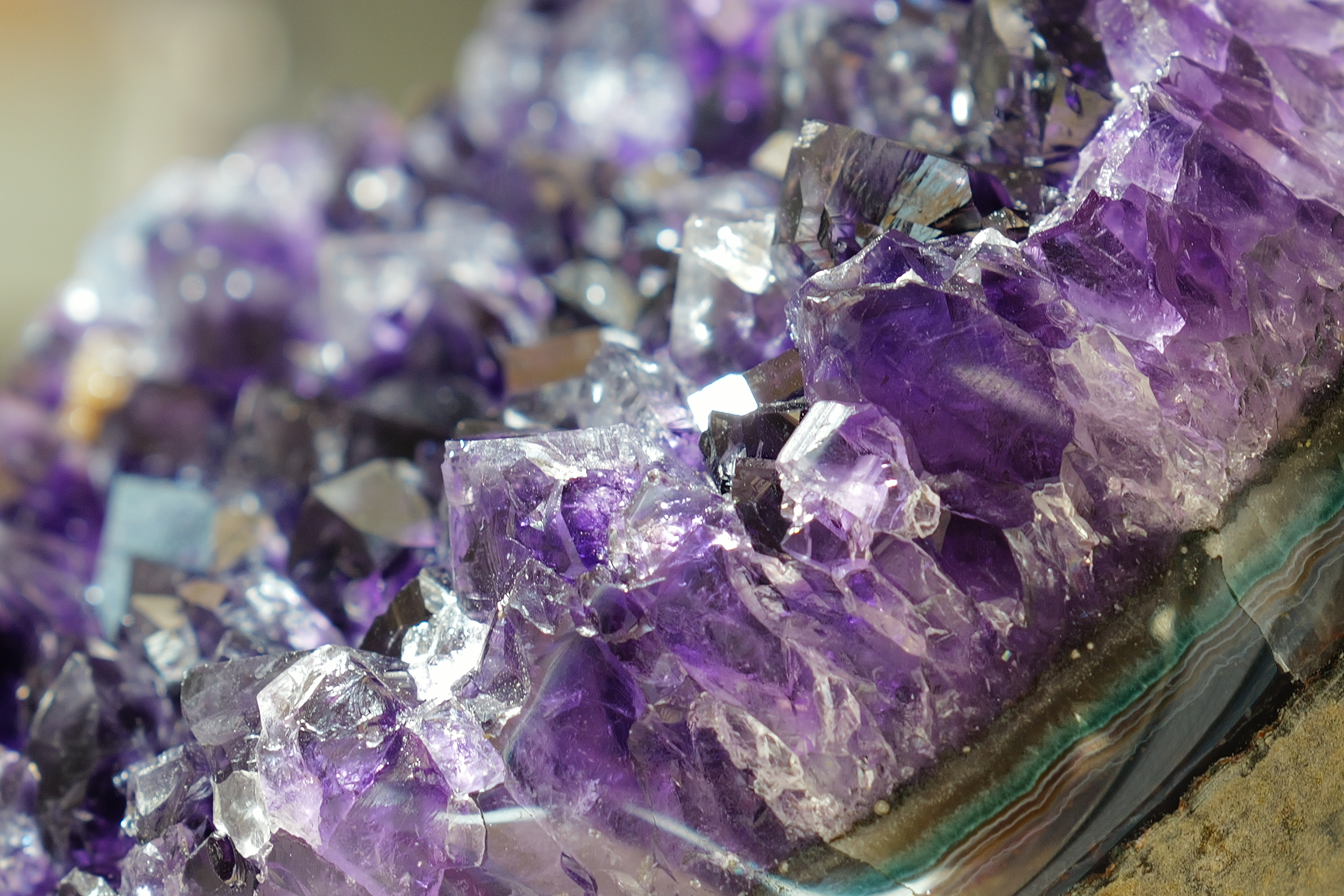  ༒ Uruguay 頂級帝王紫 8.8cm共生軟糖紫晶鎮༒ AM3002C31G68T-RA28*78T