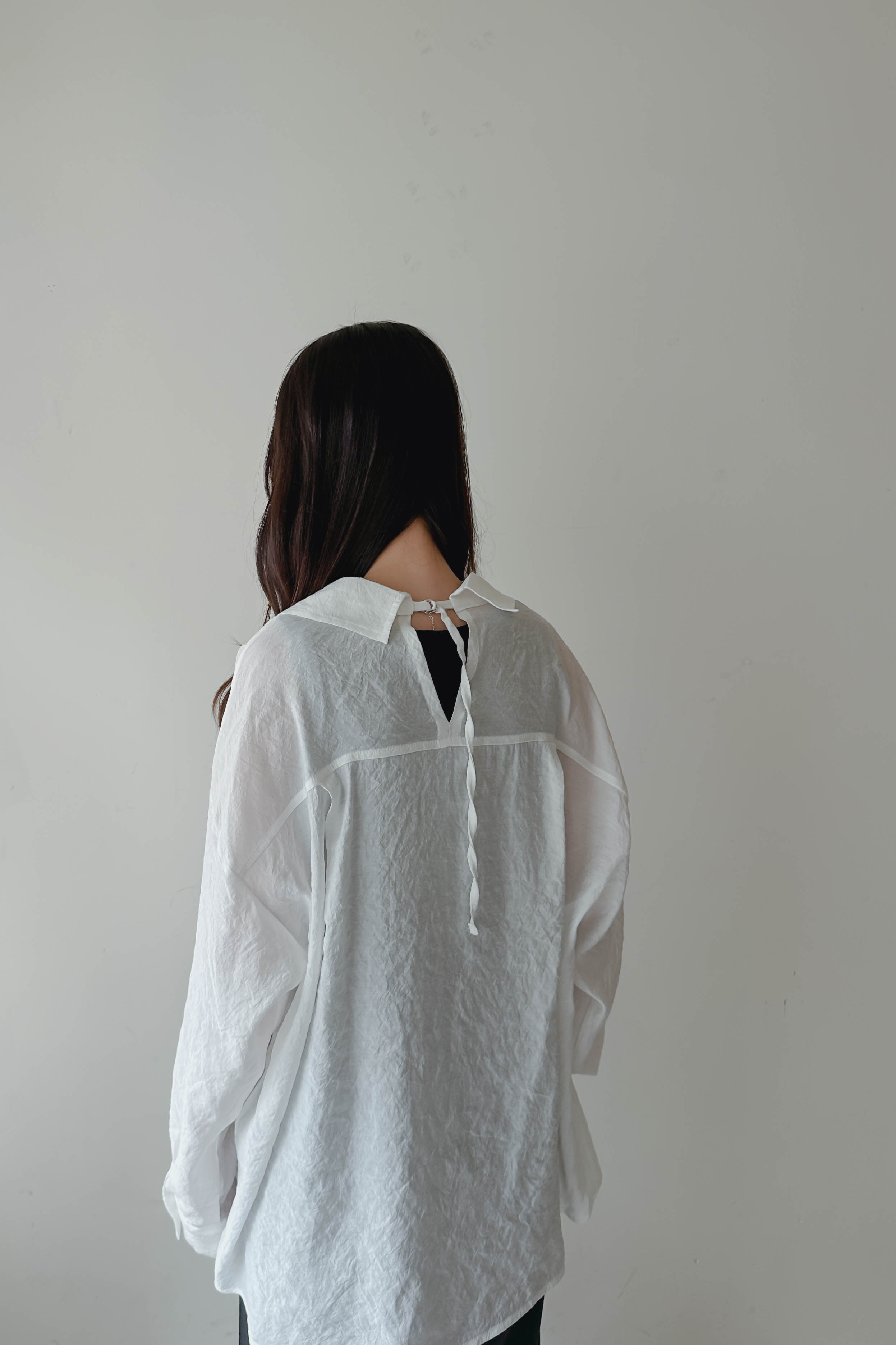 空氣感透膚後扣帶襯衫 (兩色入)