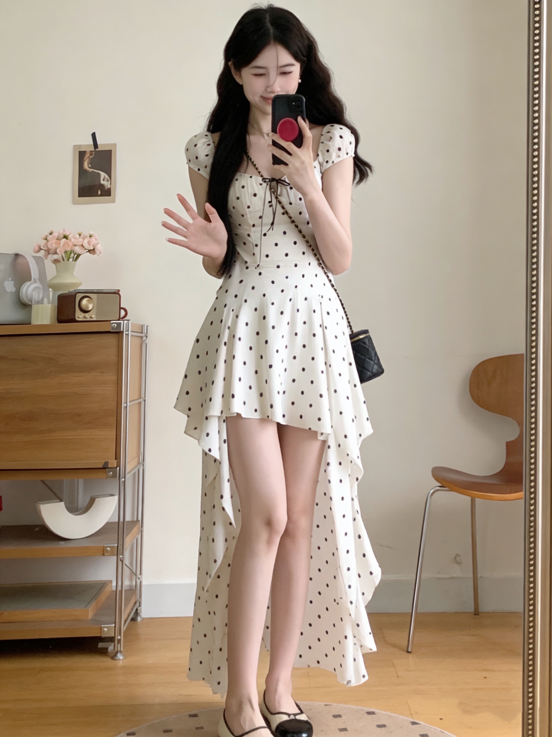B18(1872) 法式气质波点荷叶前短后长杏连身裙