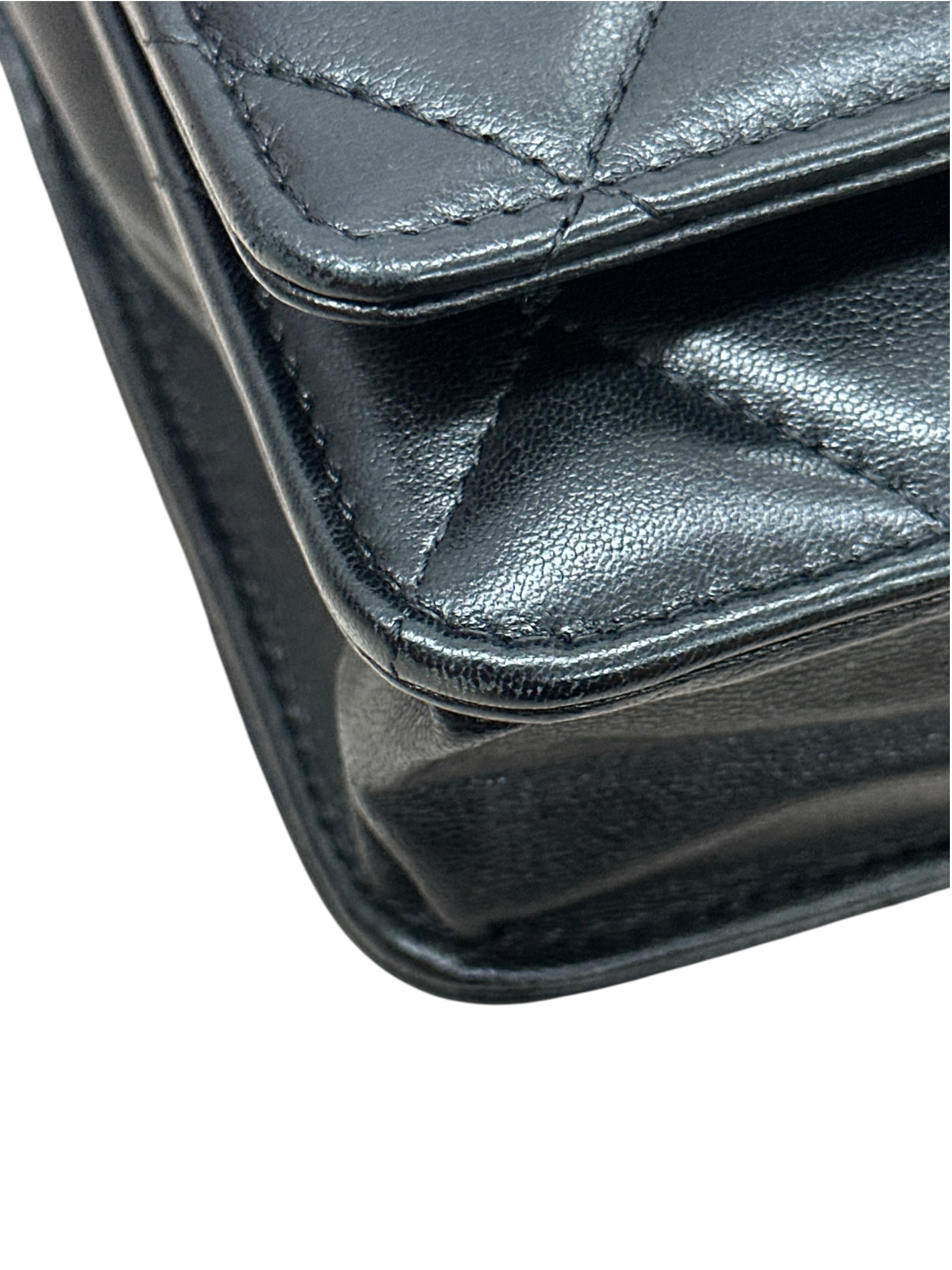 Pre-owned Chanel 19 Wallet on Chain / Product Code:082110