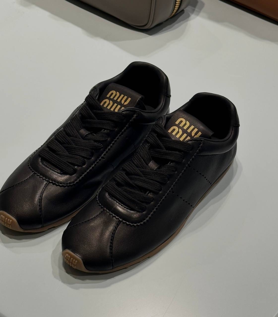 限時優惠折上折✨訂貨📮MIUMIU PLUME sneaker    Size 36 38 39 40 41
