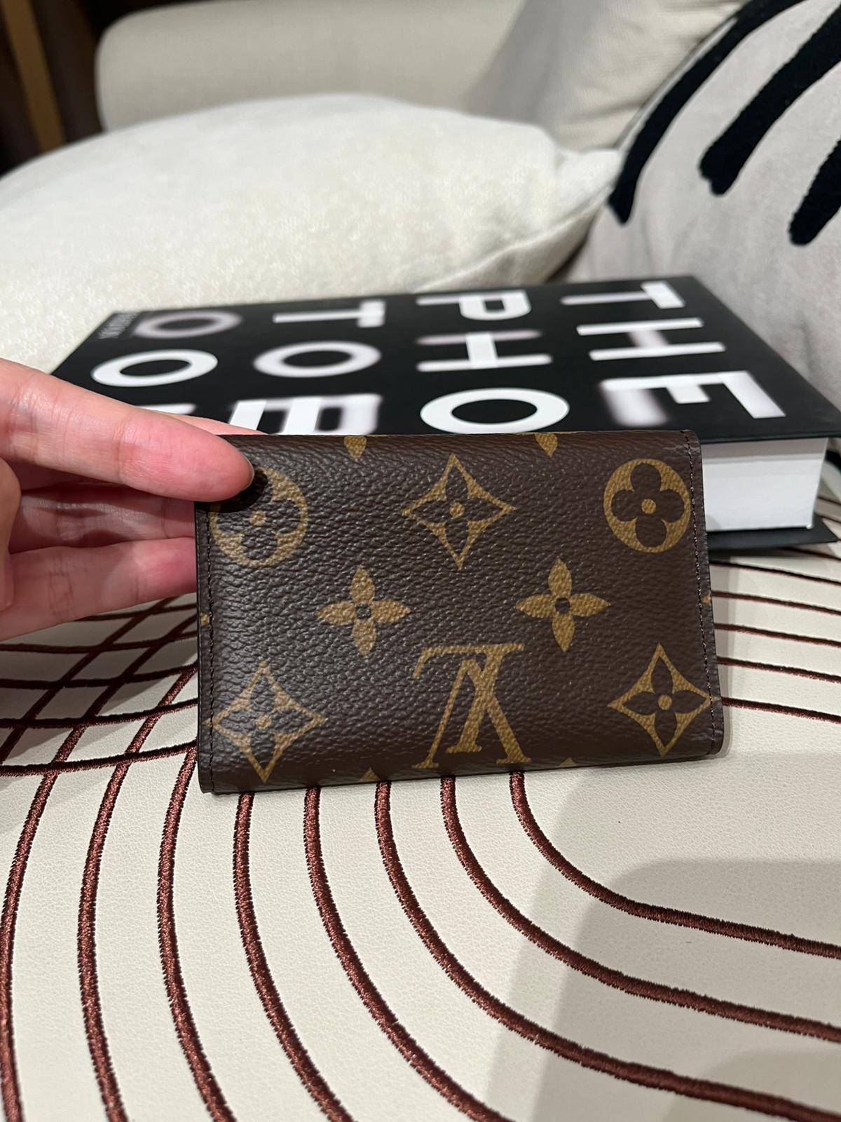 LV Key Holder Monogram 100%Authentic, 95%New
