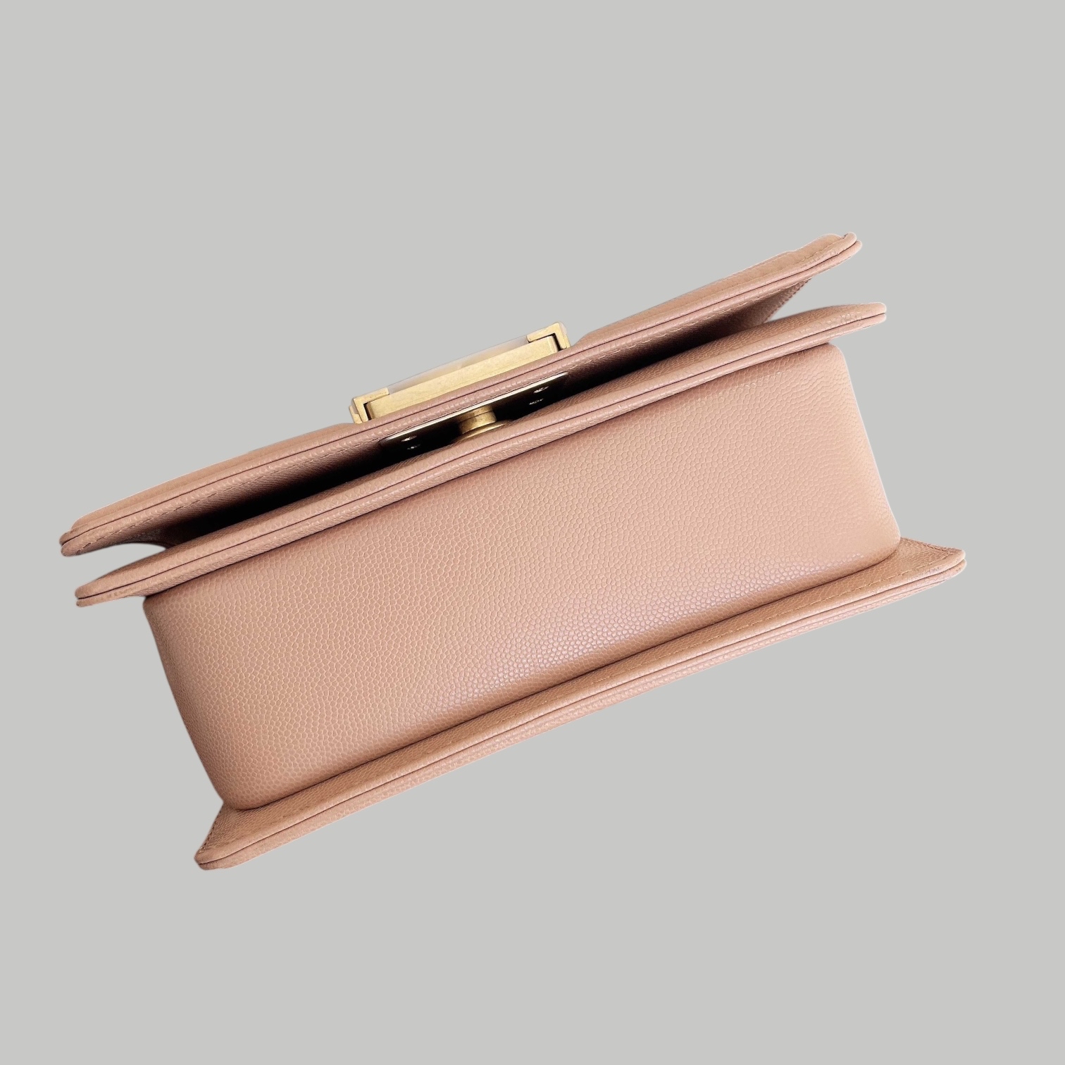 Chanel Caviar Leboy 荔枝皮奶茶金扣