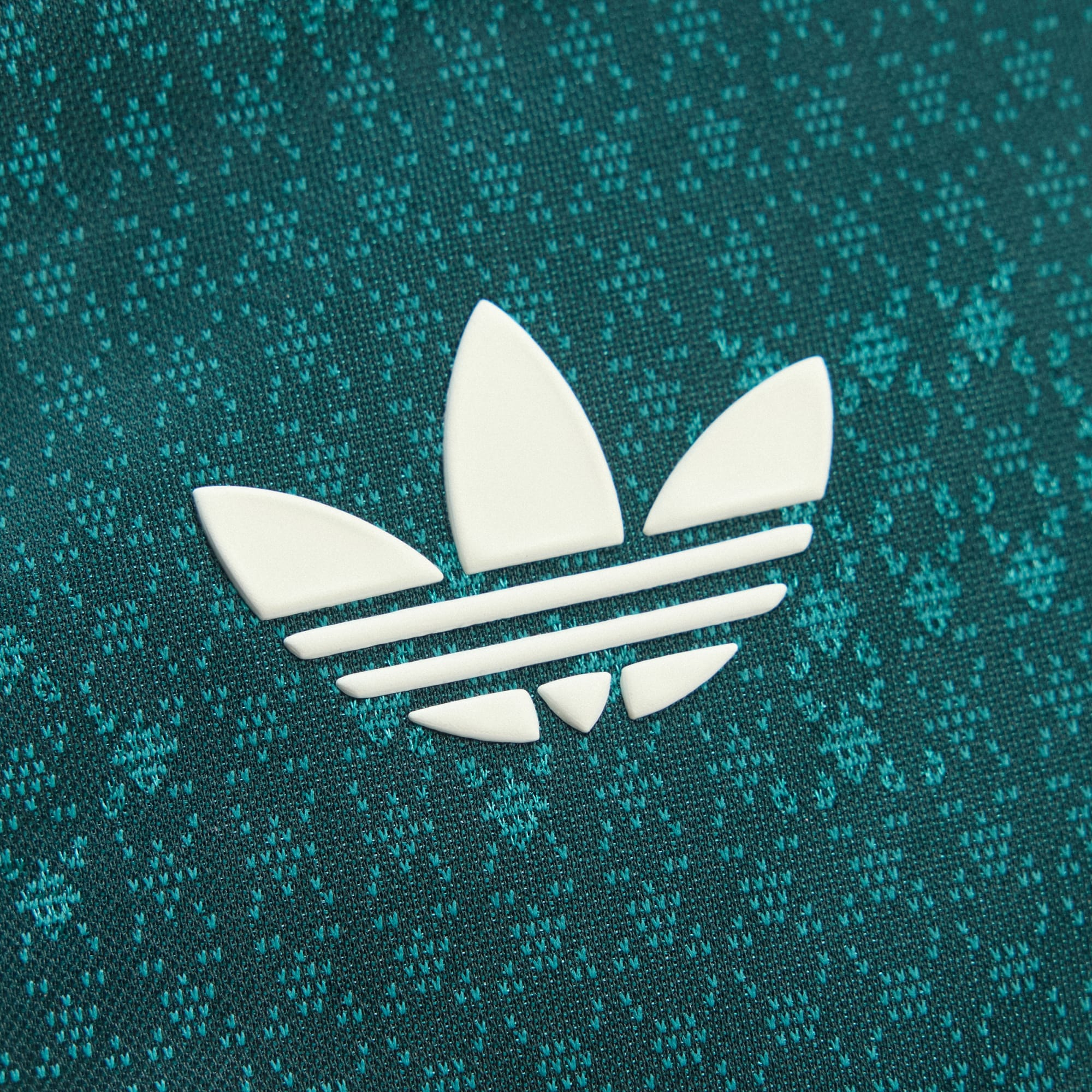 💚典雅的暗綠色調 Adidas Real Madrid 皇家馬德里 2026-27 作客球員版球衣 (可加印字章) JZ7219