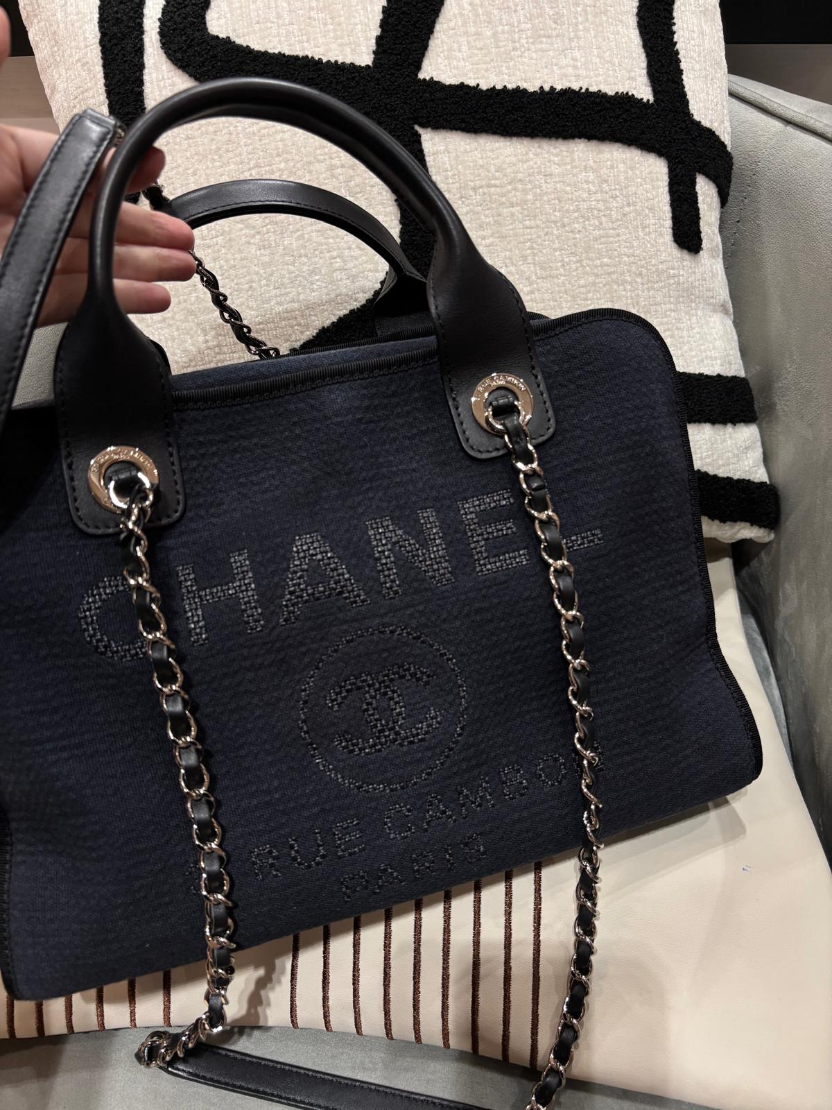 Chanel deauville Boston bag  Navy 100%Authentic,95%new  ✅晶片✅Dust bag 