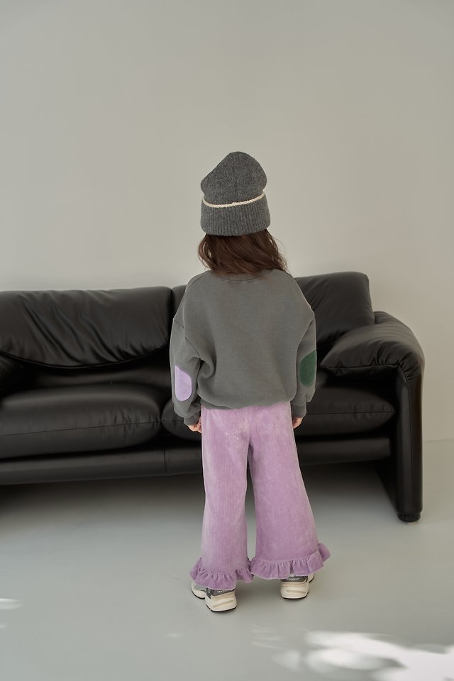 Momoann | Patch Sweatshirt (Charcoal) with Mom