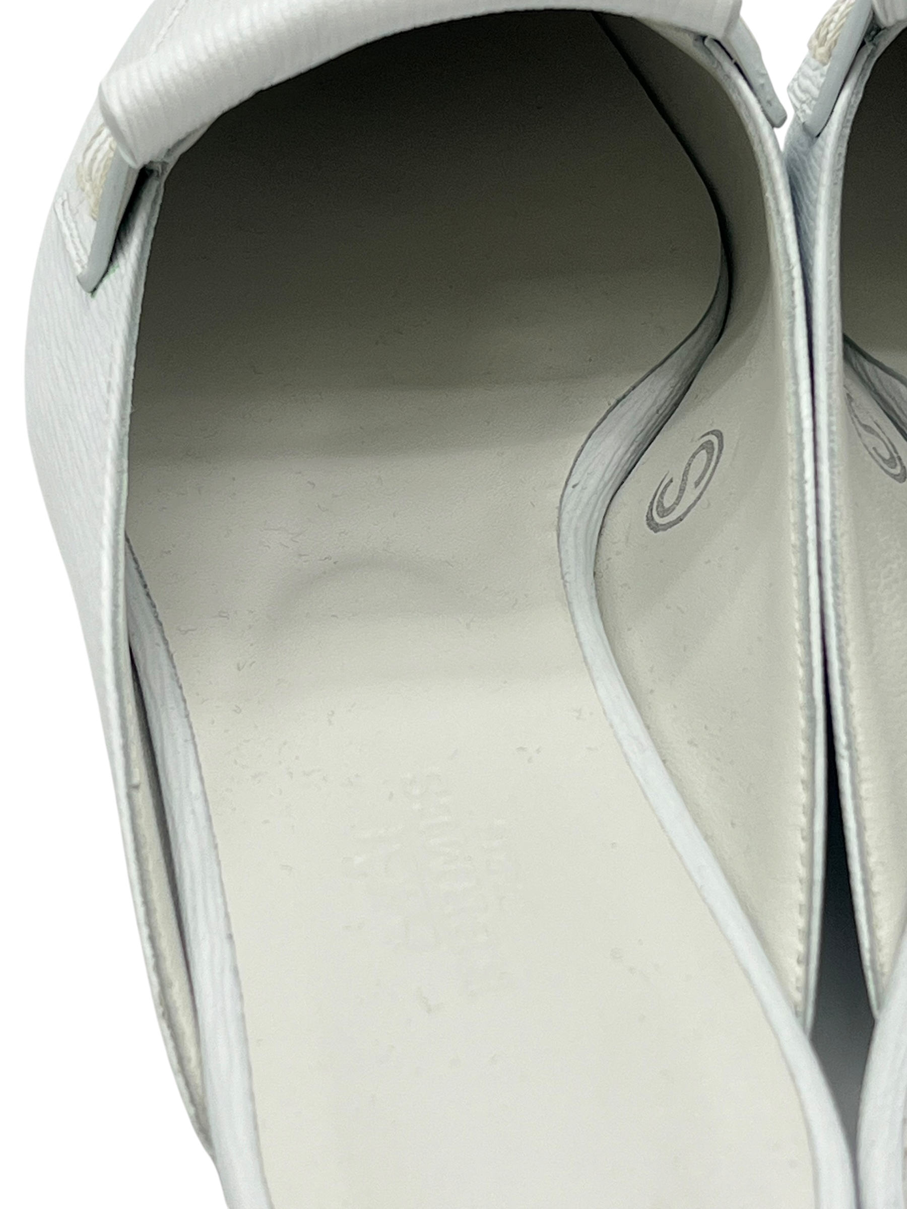 Pre-Owned HERMÉS Eloge Mules Chèvre Liegee Blanc / Product Code: 26052006