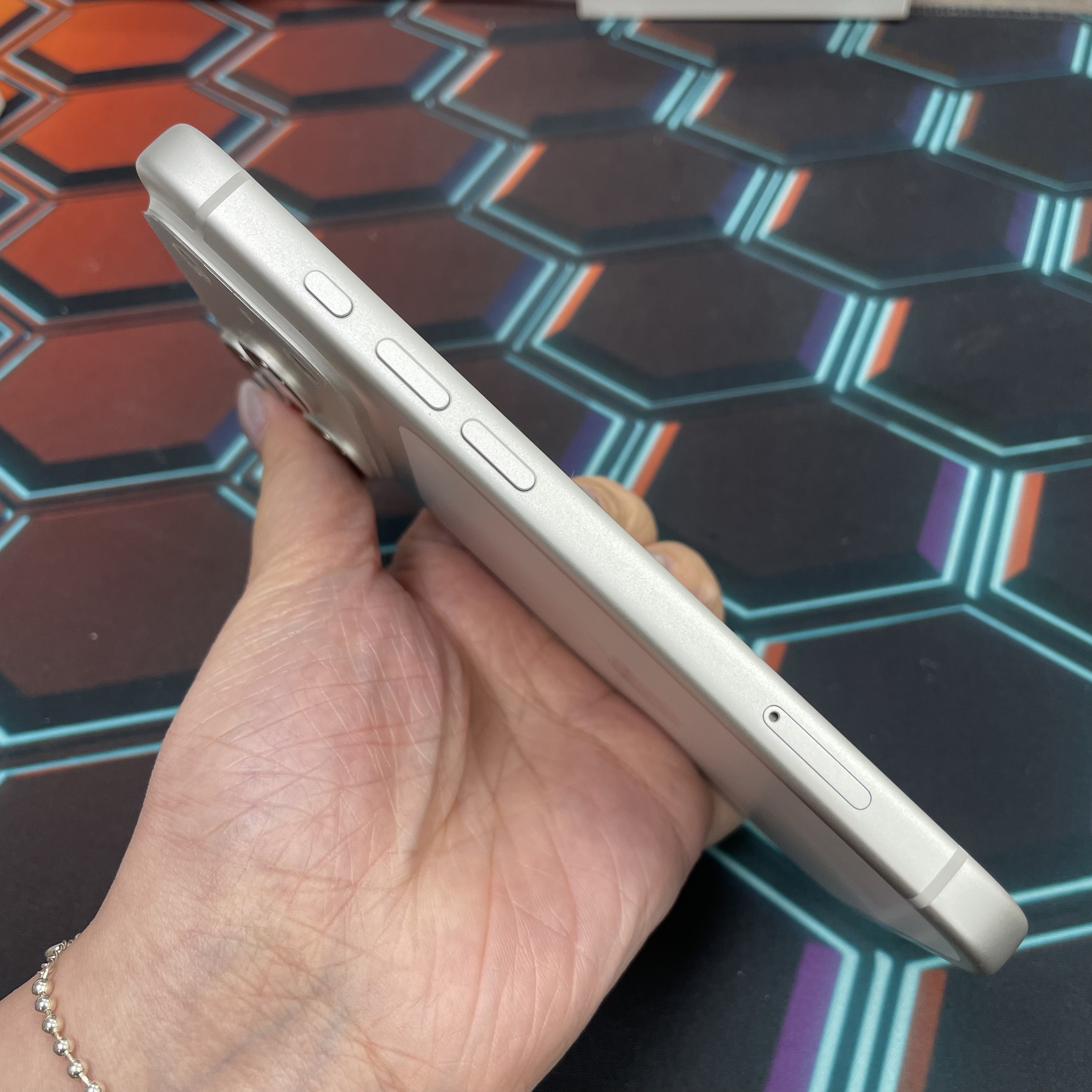 *6902 17 Pro 完美機 256GB 電100 銀色 sliver