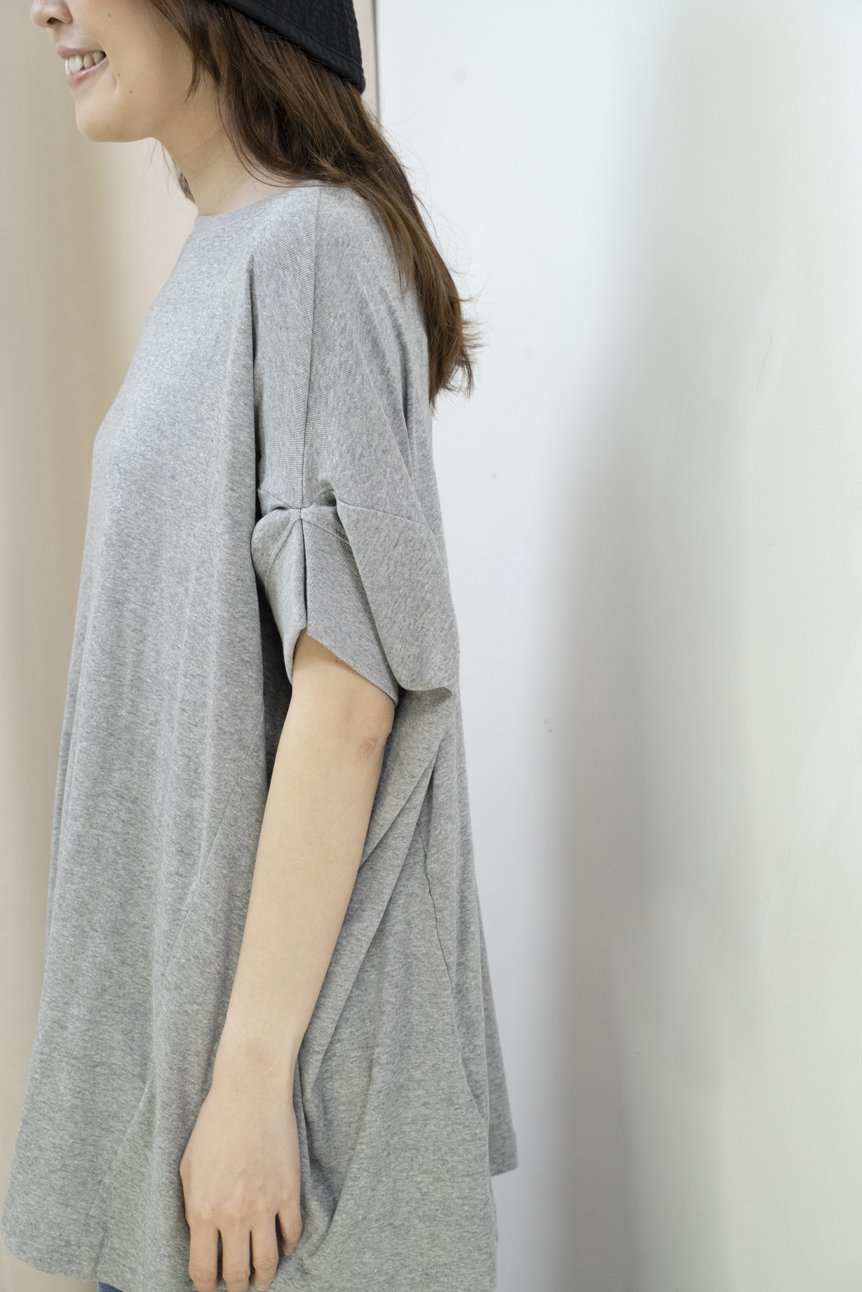 日系設計袖型寬鬆上衣(淺灰色）