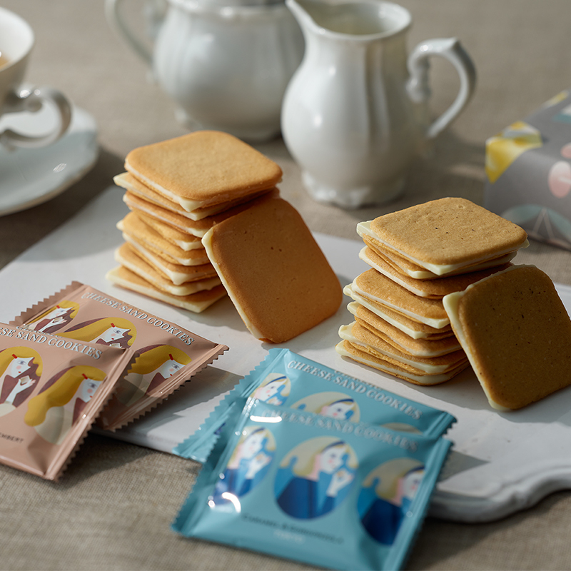 [訂購] [日本製] NOW ON CHEESE ｜ 焦糖&古岡左拉芝士曲奇 & 煙燻&金文拔芝士曲奇 （各9件入）｜ 18件入 ｜ 賞味期限：90-120日{TF2401009}