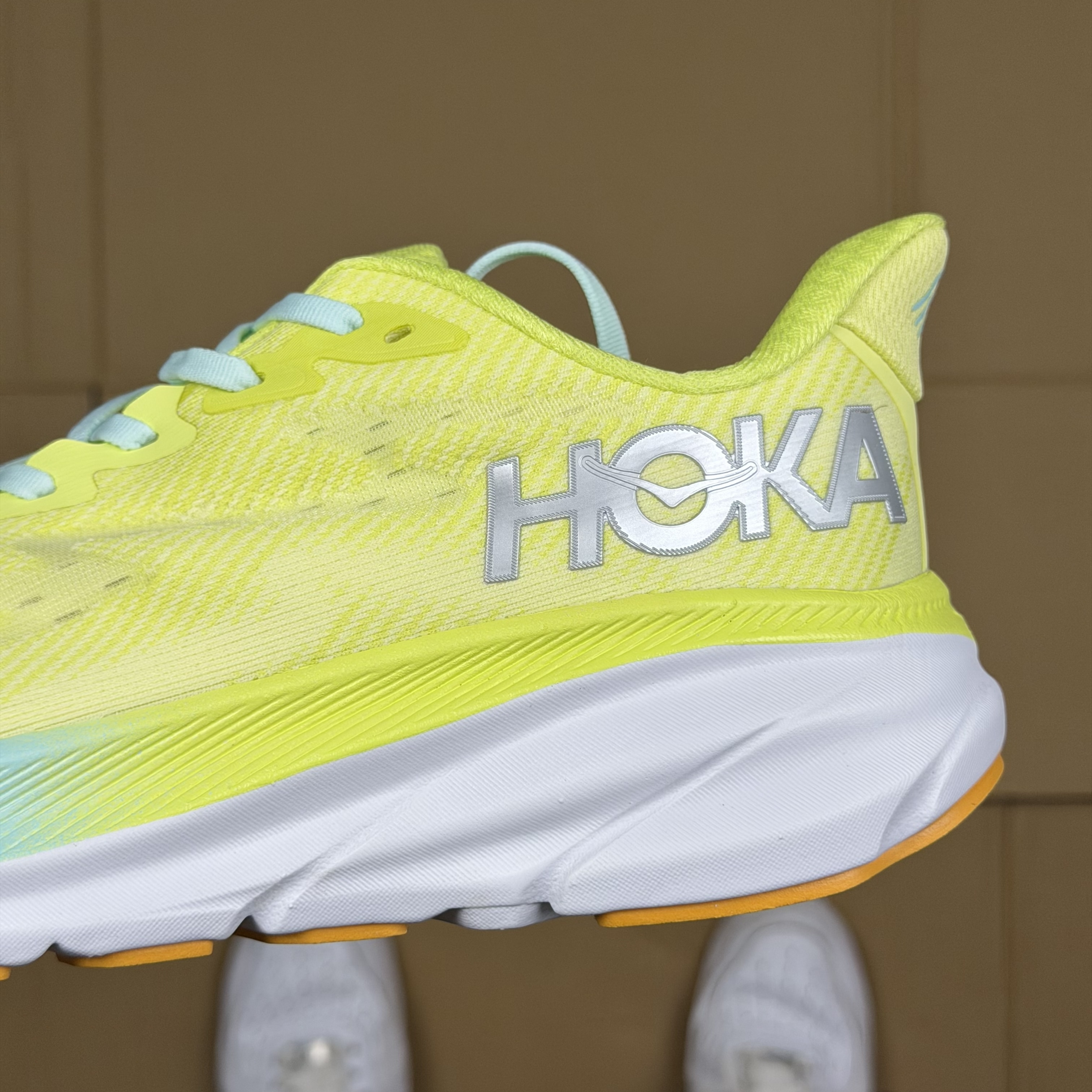 Hoka Clifton 9