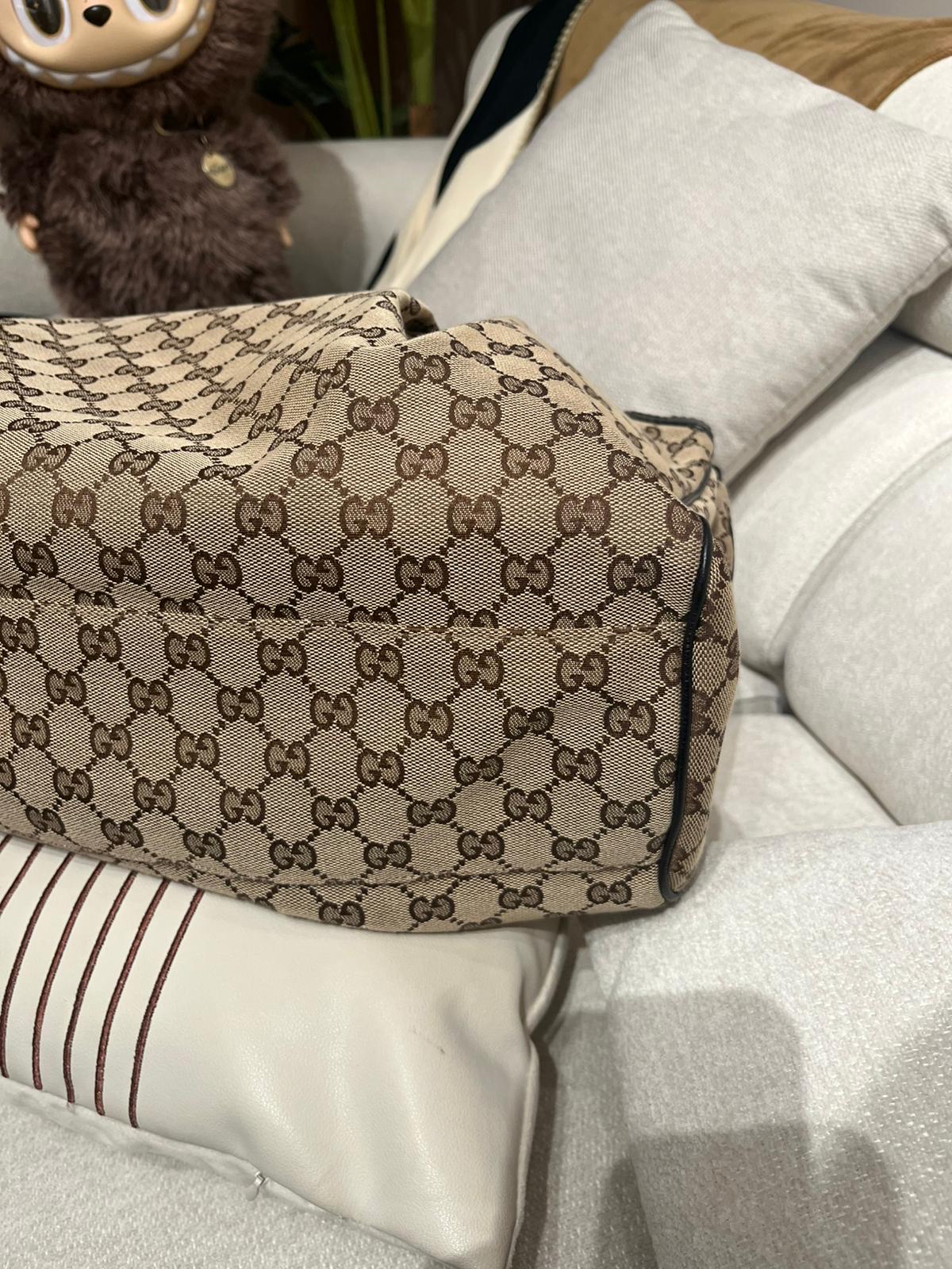 Gucci shoulder bag  100%Authentic,95%new✅dust bag 