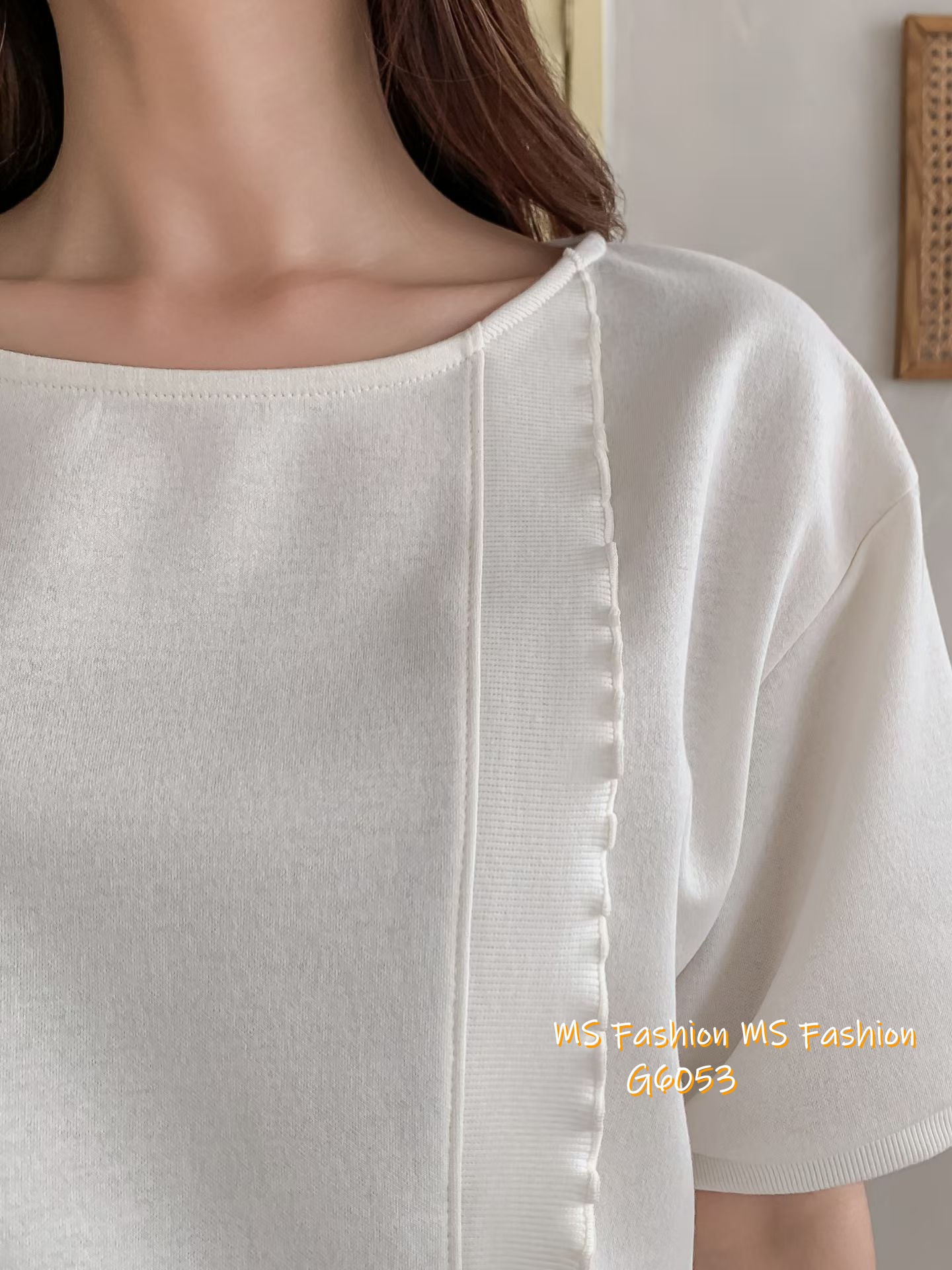 G6053 韓國🇰🇷淨色木耳邊top