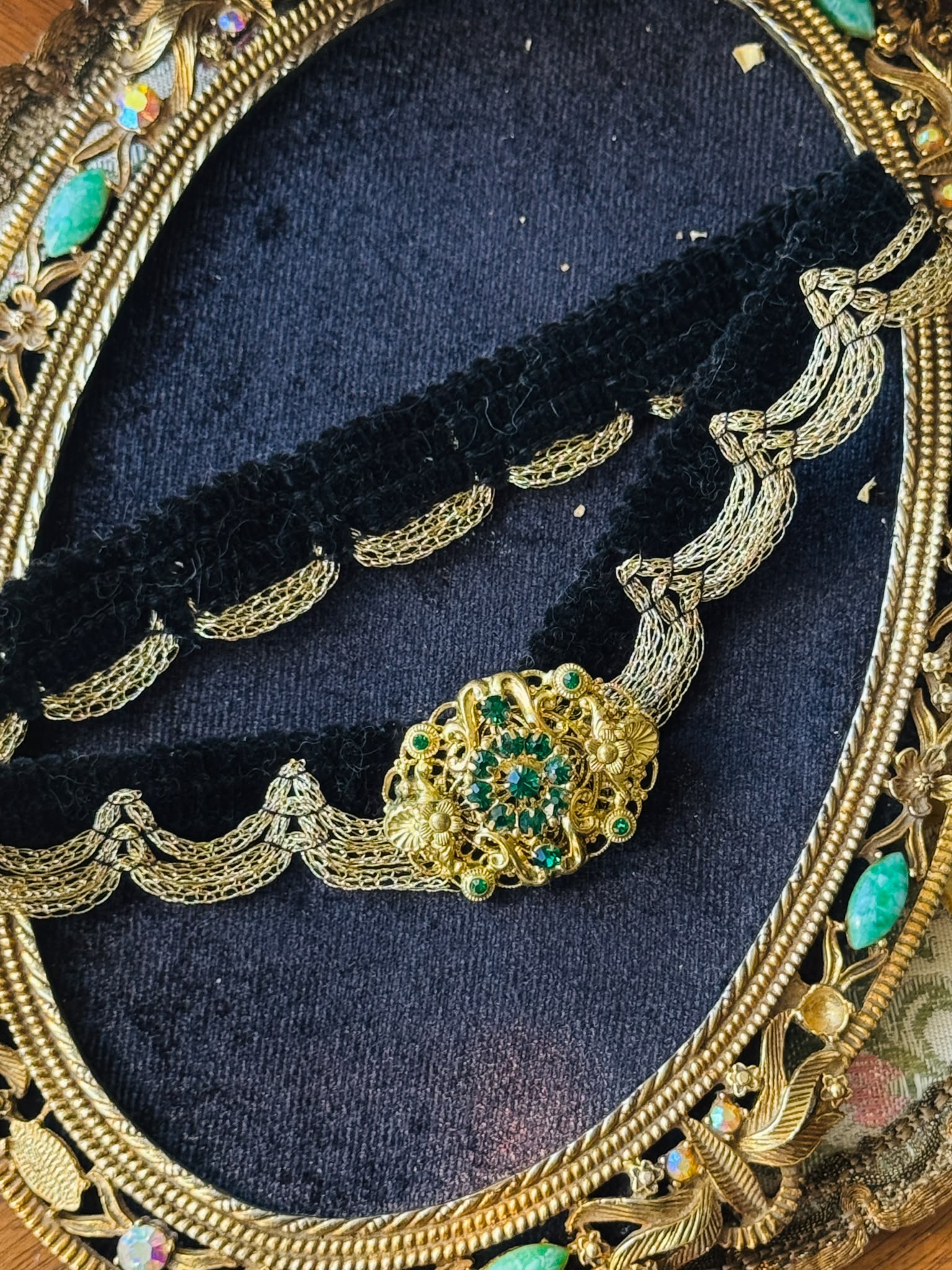  Vintage 1950s Czechoslovakian Filigree Style Green Rhinestone Brooch(NZ124)