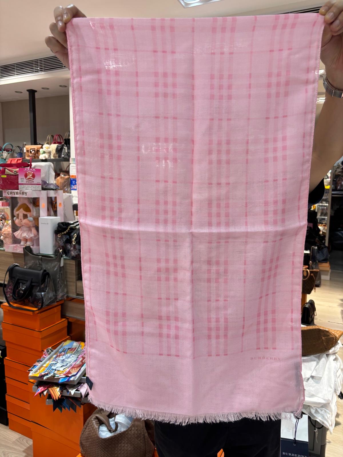 全新 Burberry scarf 100%Authentic, Brand New 全新