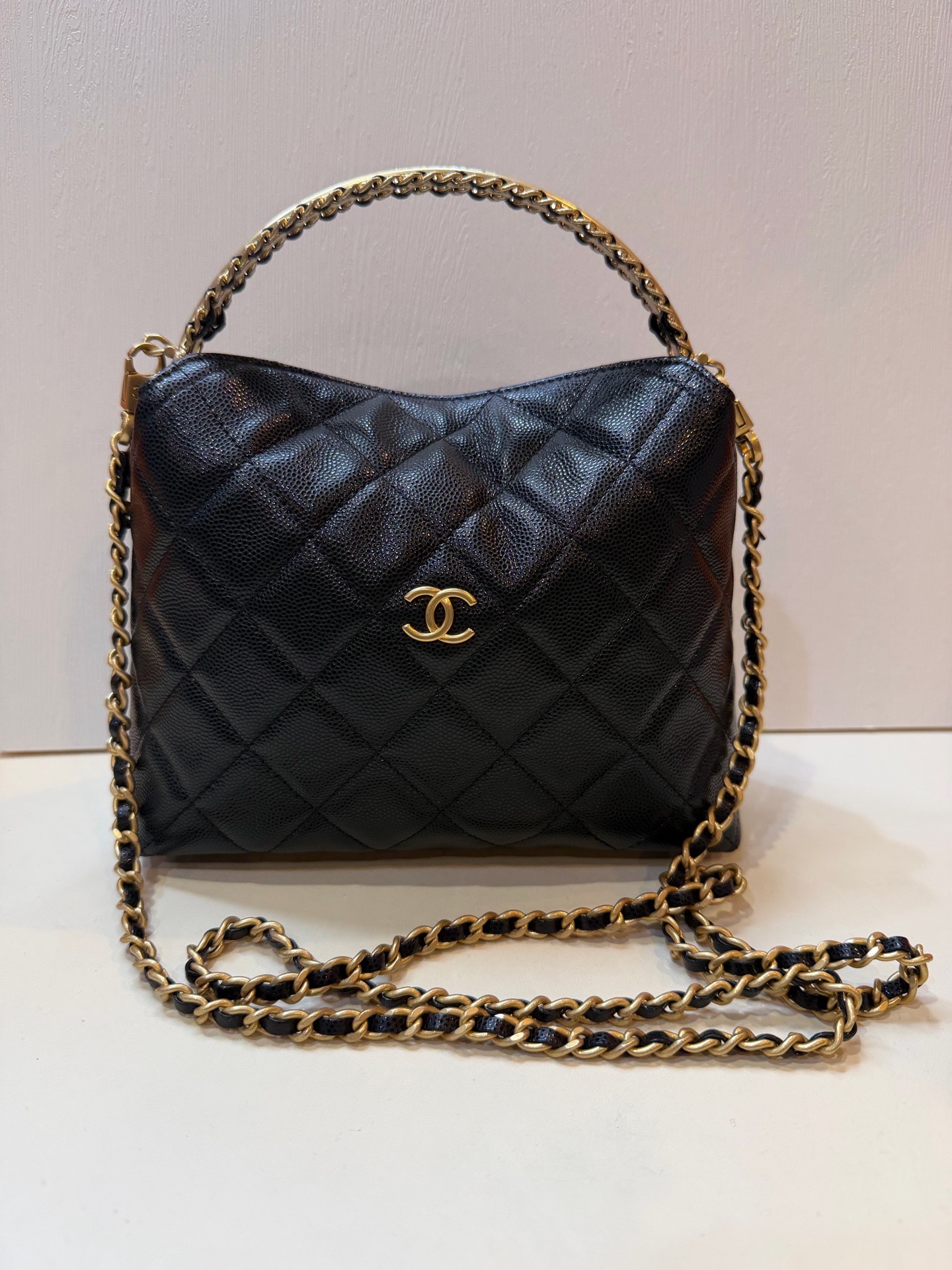Pre-Owned CHANEL Hobo Handbag / Product Code: 26042529