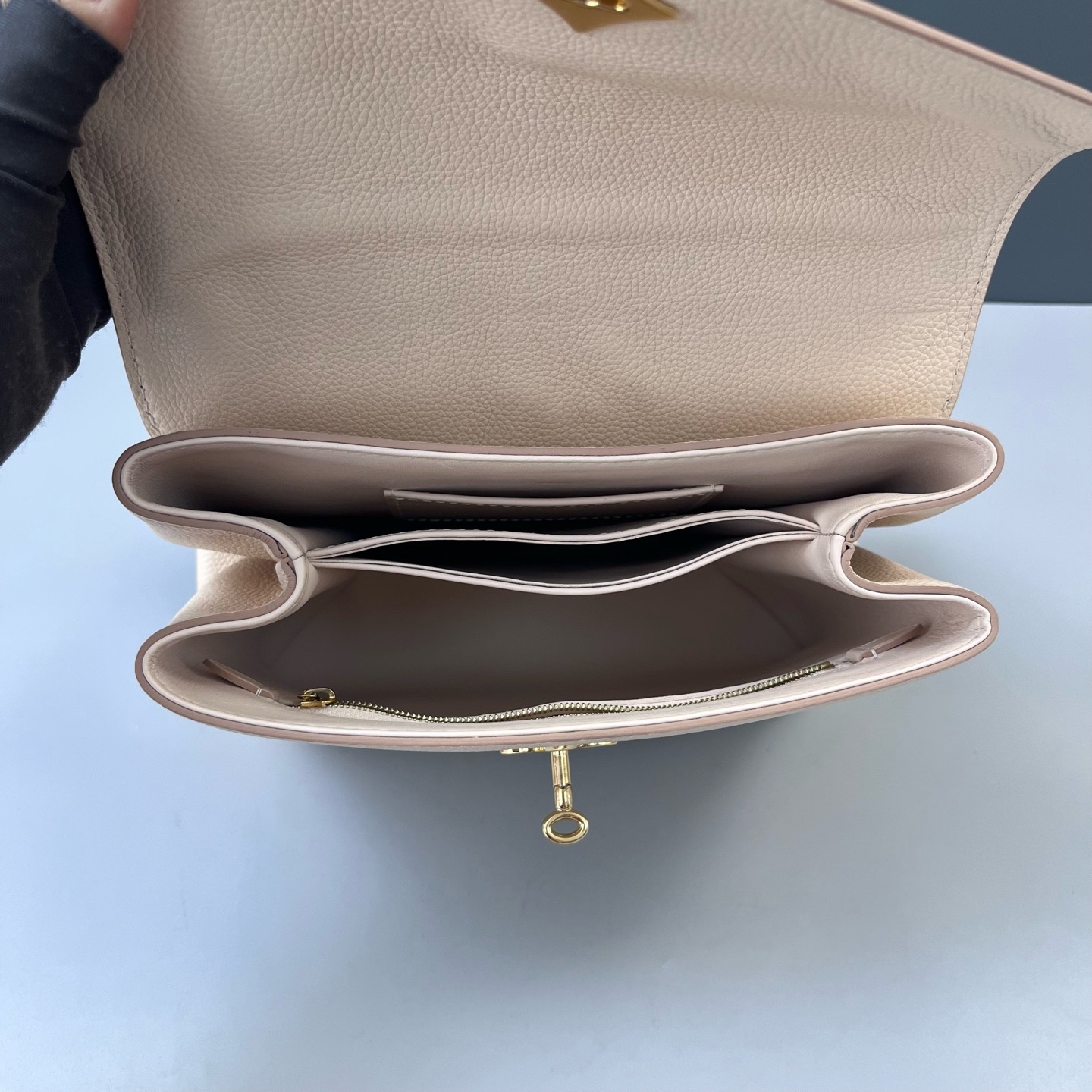 【預訂貨品】LV rose des vents奶白色斜孭袋