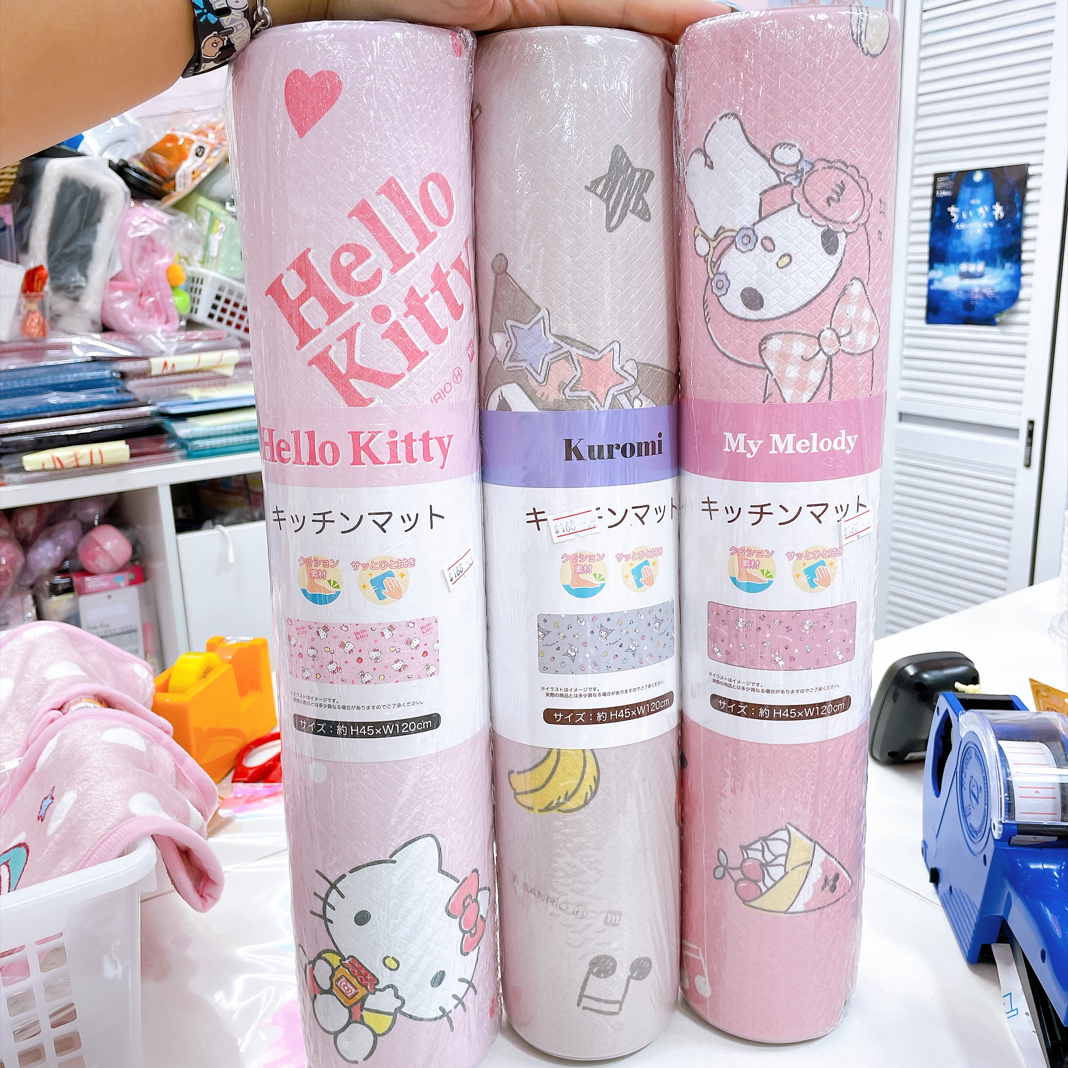 日本直送日本版Sanrio Hello Kitty Kuromi Melody 45×120 cm廚房地氈 防跌抗污 一抹就能清潔