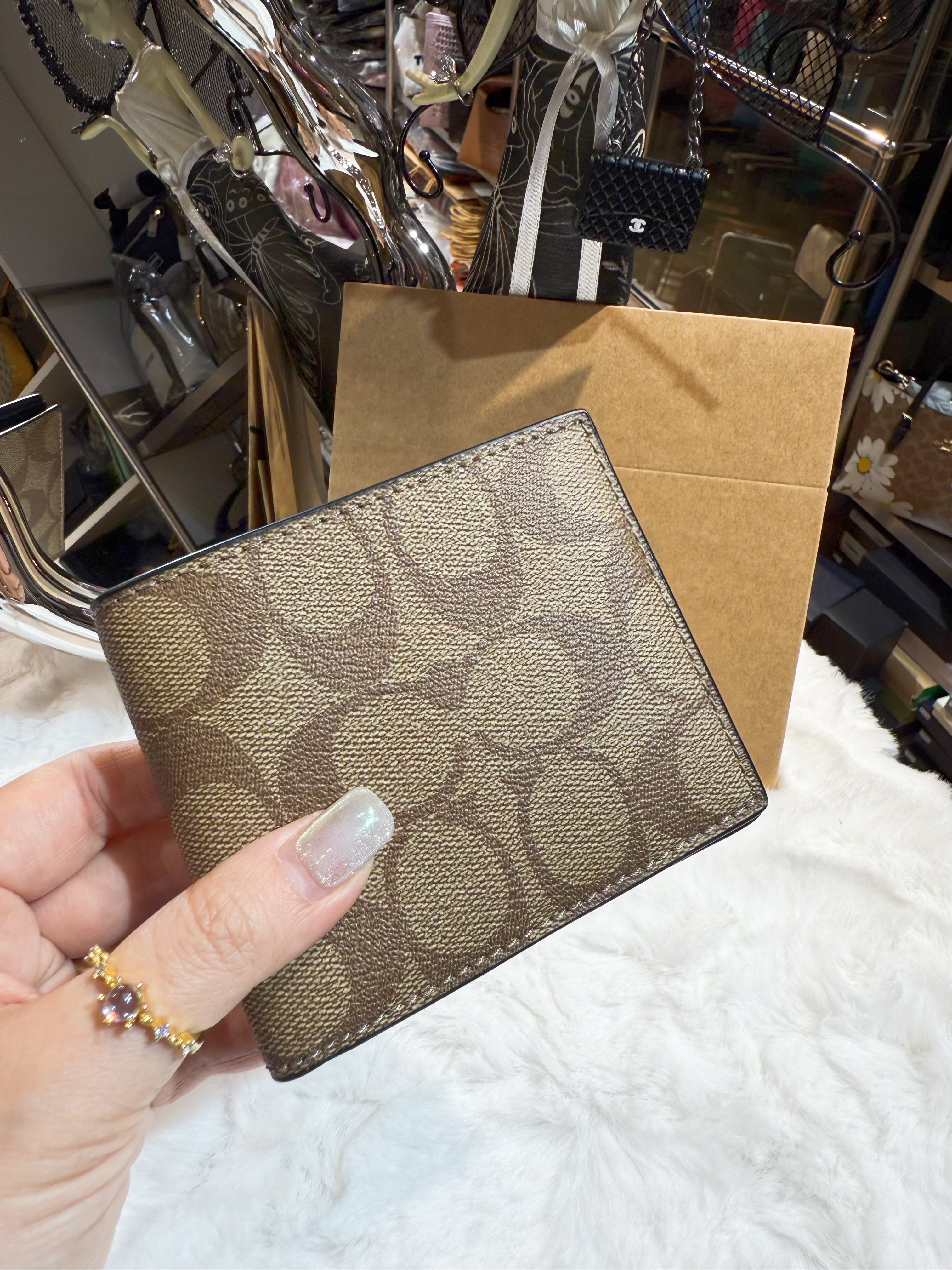 Coach bi fold wallet id/logo/m