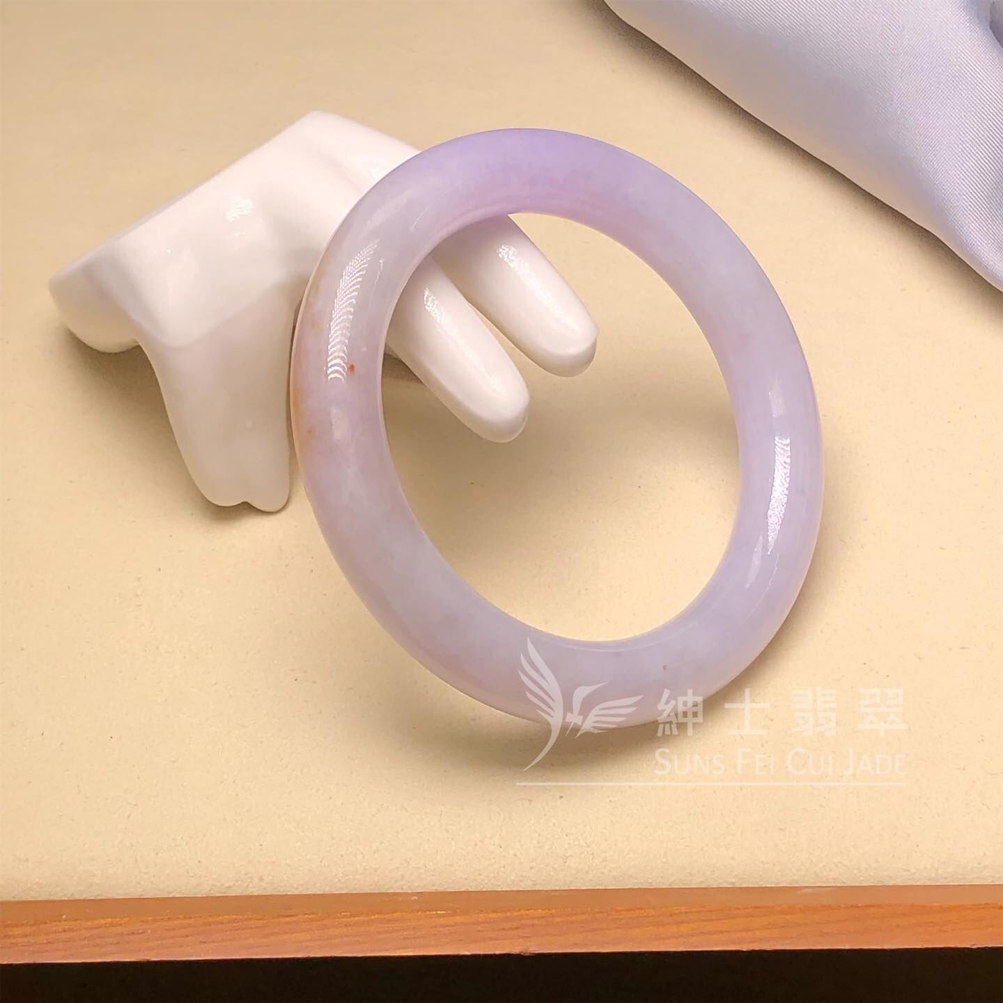 木那姐堆帶翡色圓鐲56.6mm